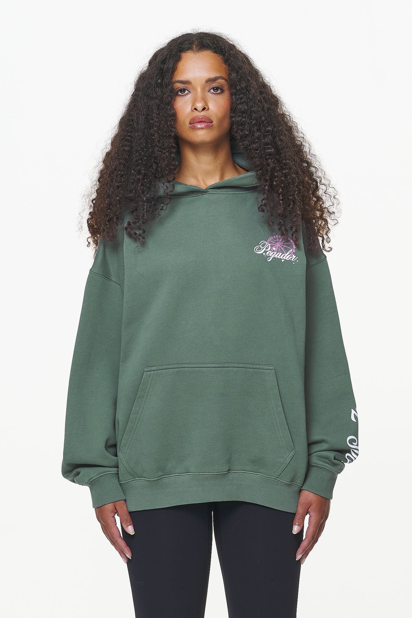 Pegador Mall Oversized Hoodie Vintage Washed Garden Green Seitenansicht aus der Built to Last Kollektion für DaHerren