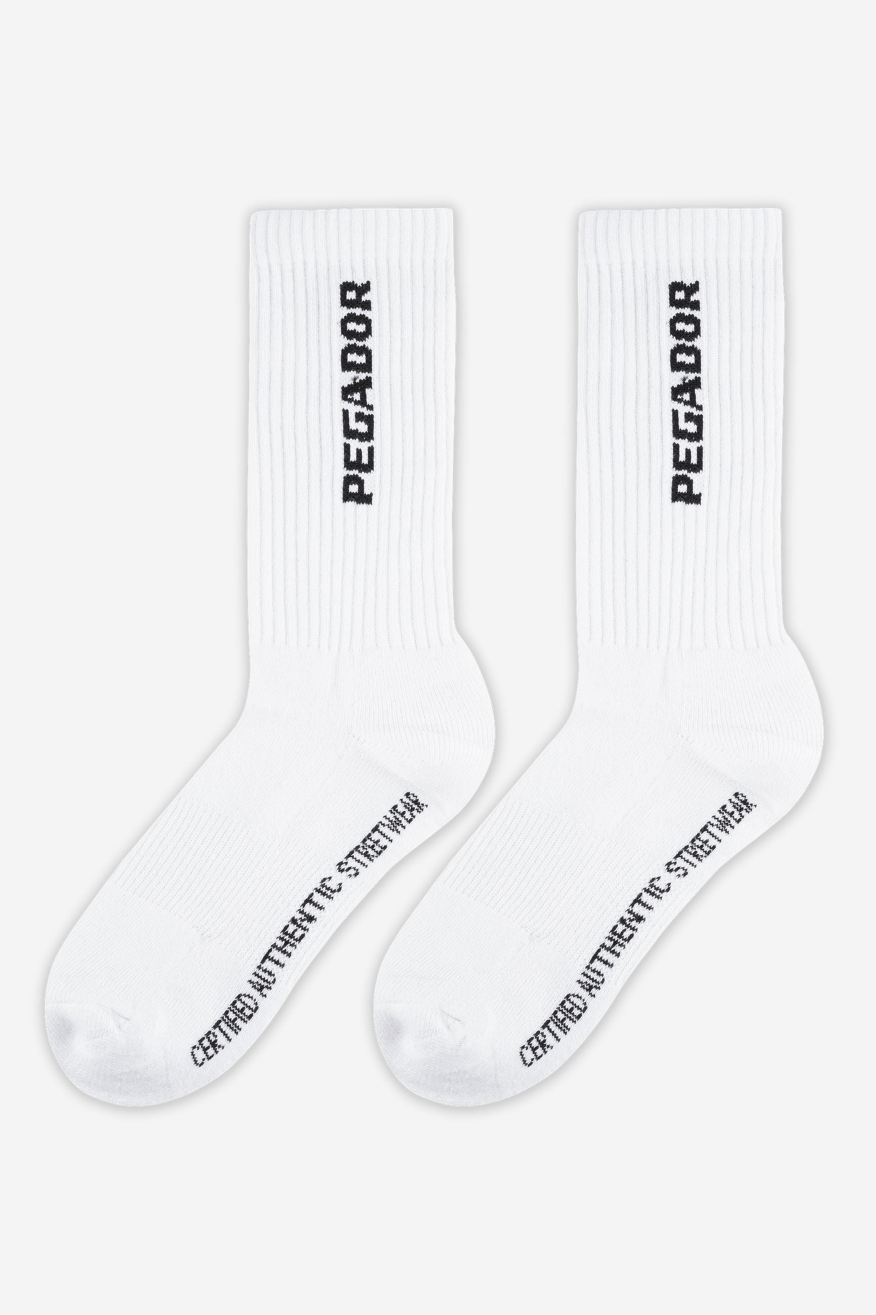 Pegador Certified Cross Logo Socks White Black Ganzkörper Bild aus der Never Too Late Kollektion für Herren