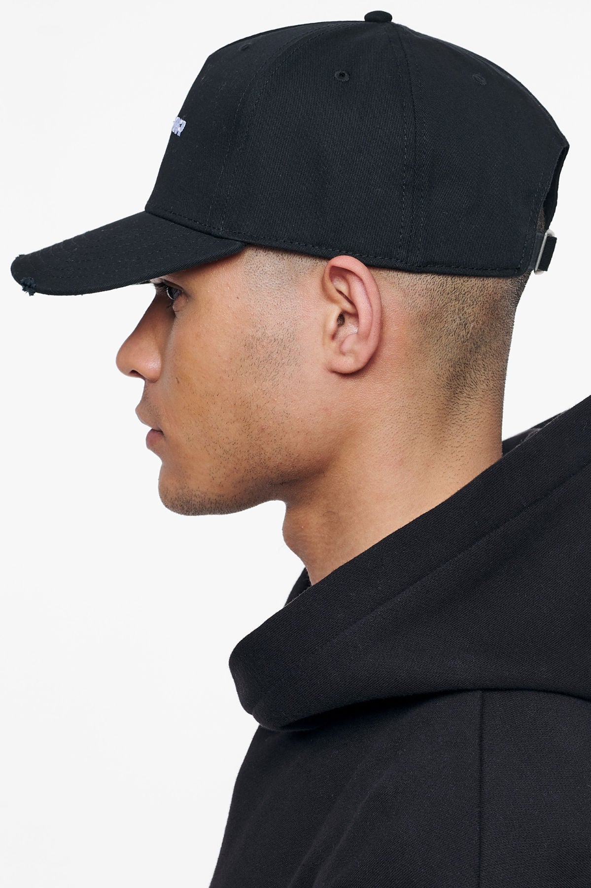 Pegador Reo Destroyed Cap Black Ganzkörper Bild aus der Finer Things Kollektion für Herren