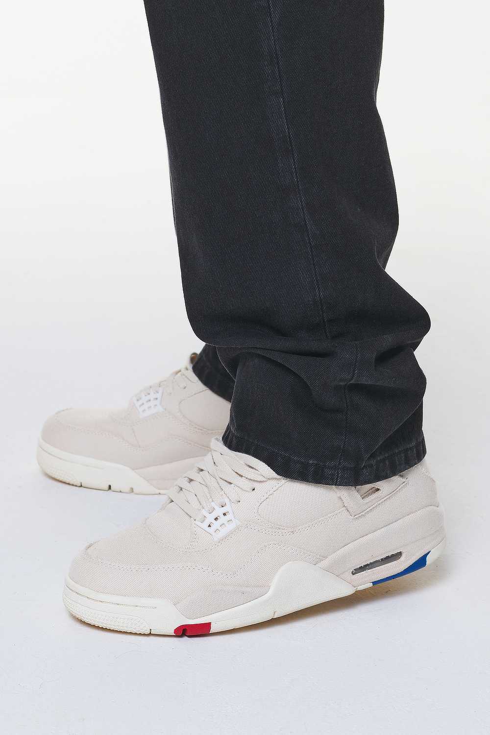 Pegador Tibo Baggy Jeans Washed Black Detailshot aus der Built to Last Kollektion für Herren