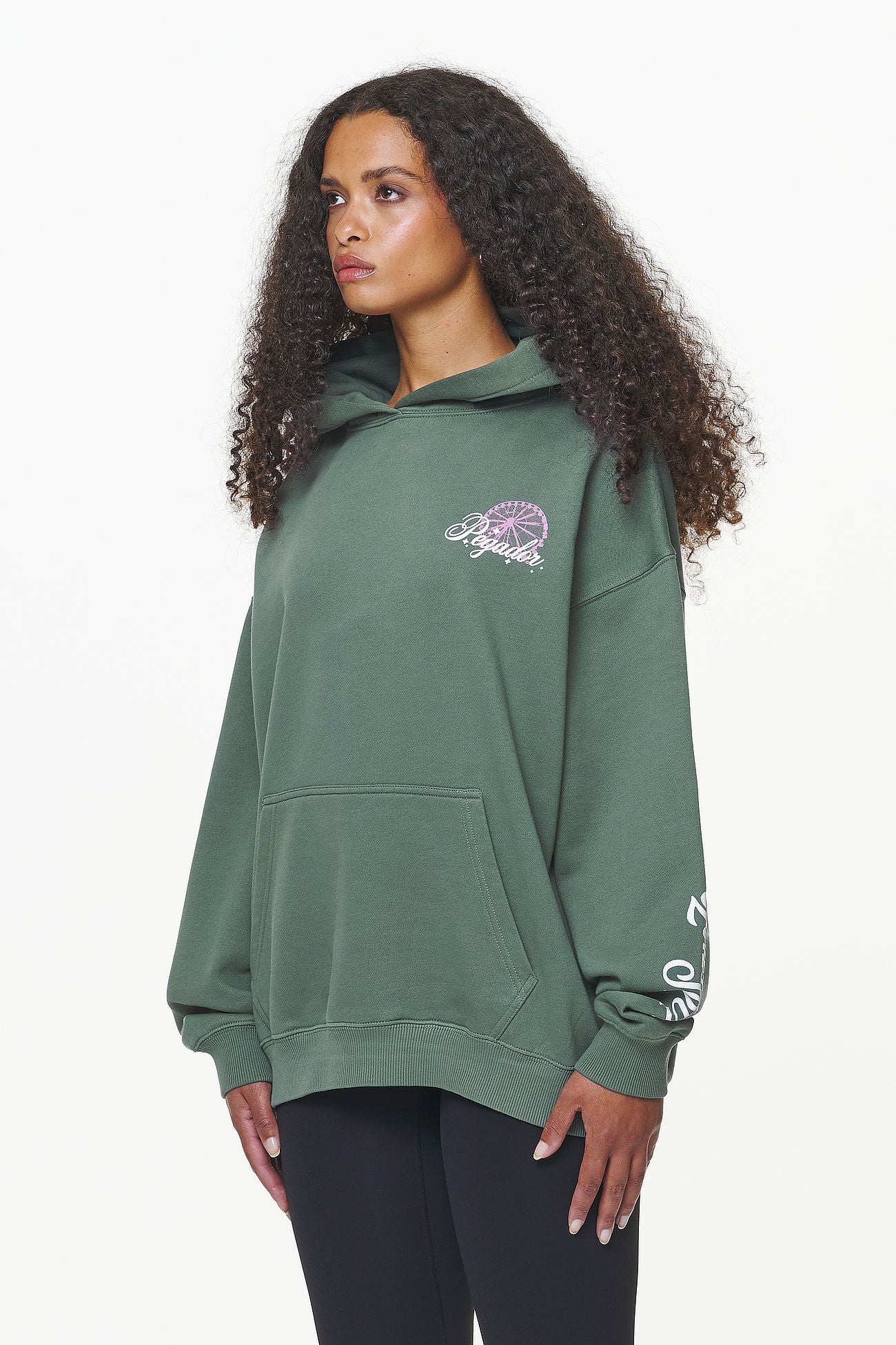 Pegador Mall Oversized Hoodie Vintage Washed Garden Green Gegenansicht aus der Built to Last Kollektion für DaHerren