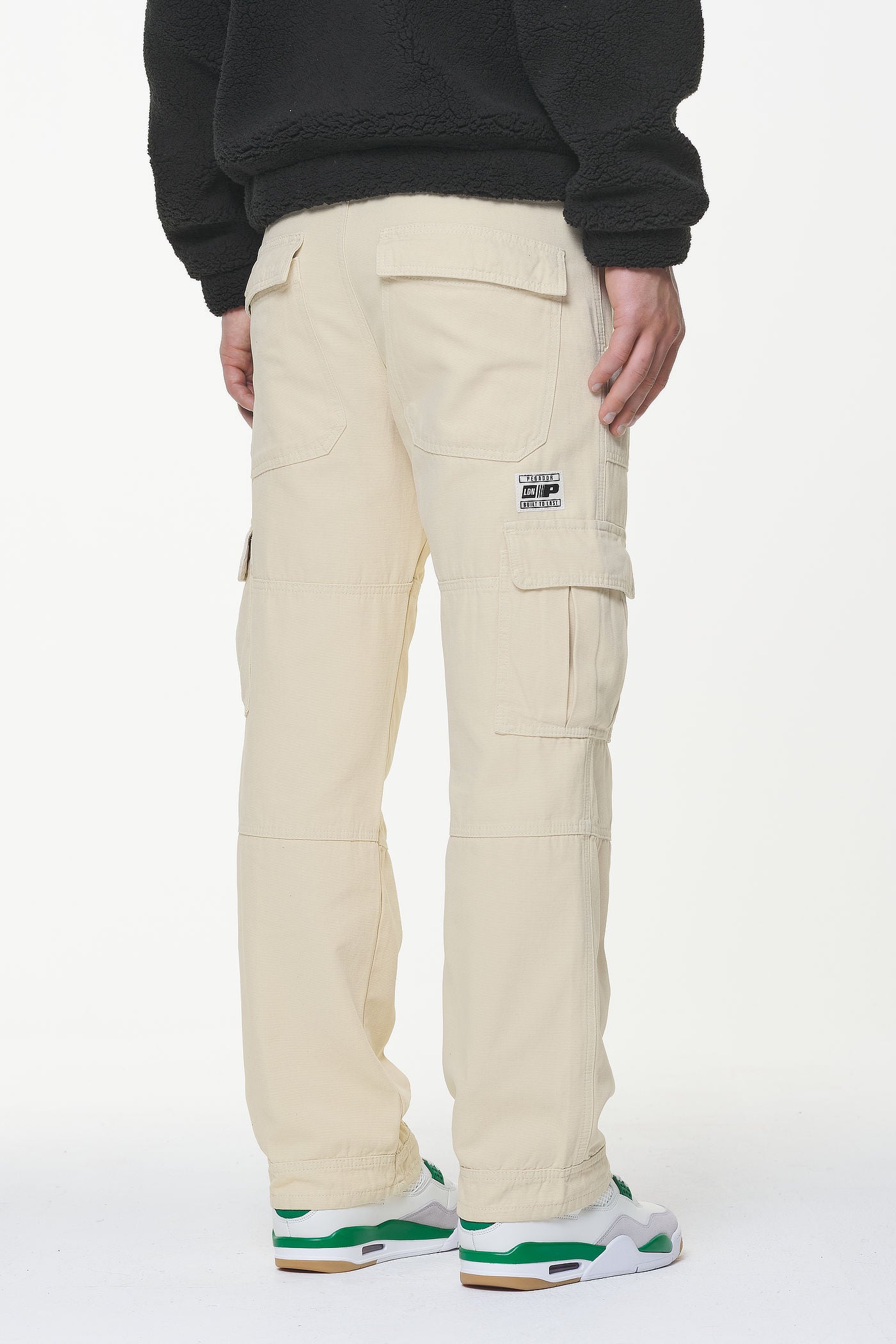 Pegador Tayls Cargo Pants Kingdom Beige Gegenansicht aus der Built to Last Kollektion für Herren