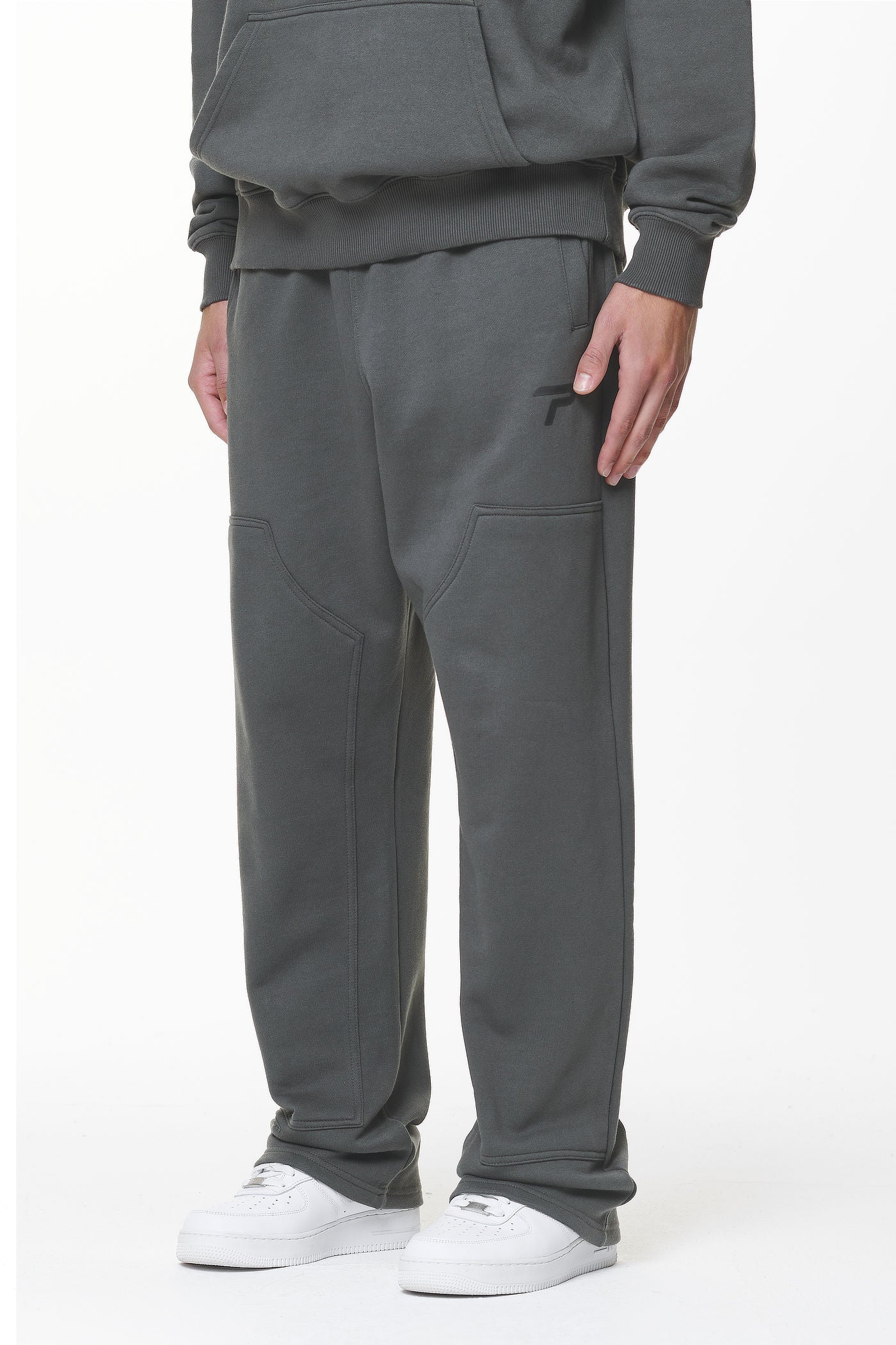 Pegador Tacona Carpenter Sweat Pants Washed Volcano Grey Seitenansicht aus der Do not Disturb Kollektion für Herren