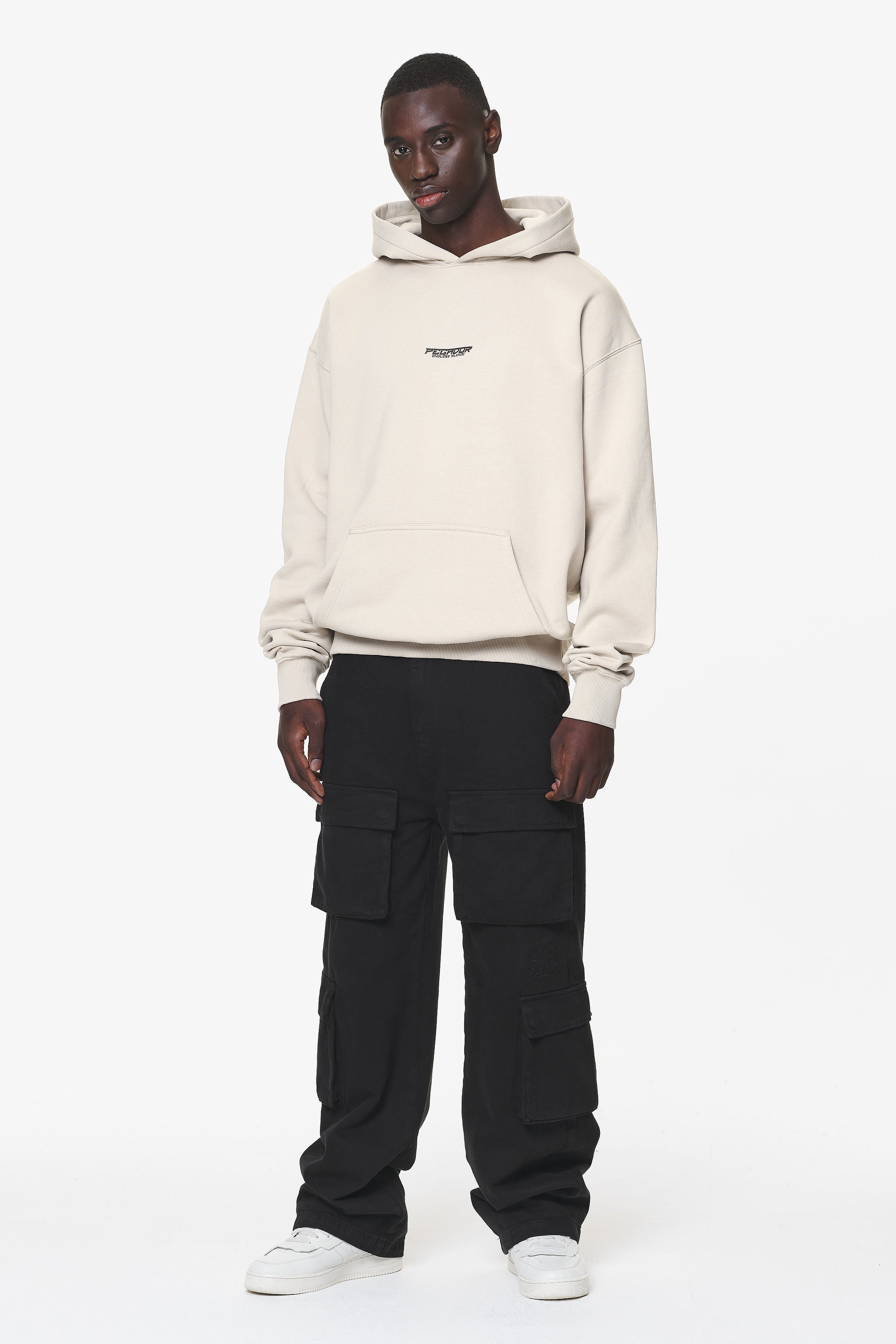 Pegador Fenton Oversized Hoodie Washed Dust Cream Ganzkörper Bild aus der Do not Disturb Kollektion für Herren