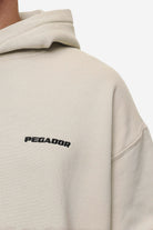 Pegador Logo Oversized Hoodie Washed Light Beige Detailshot aus der Most Alive Kollektion für Herren