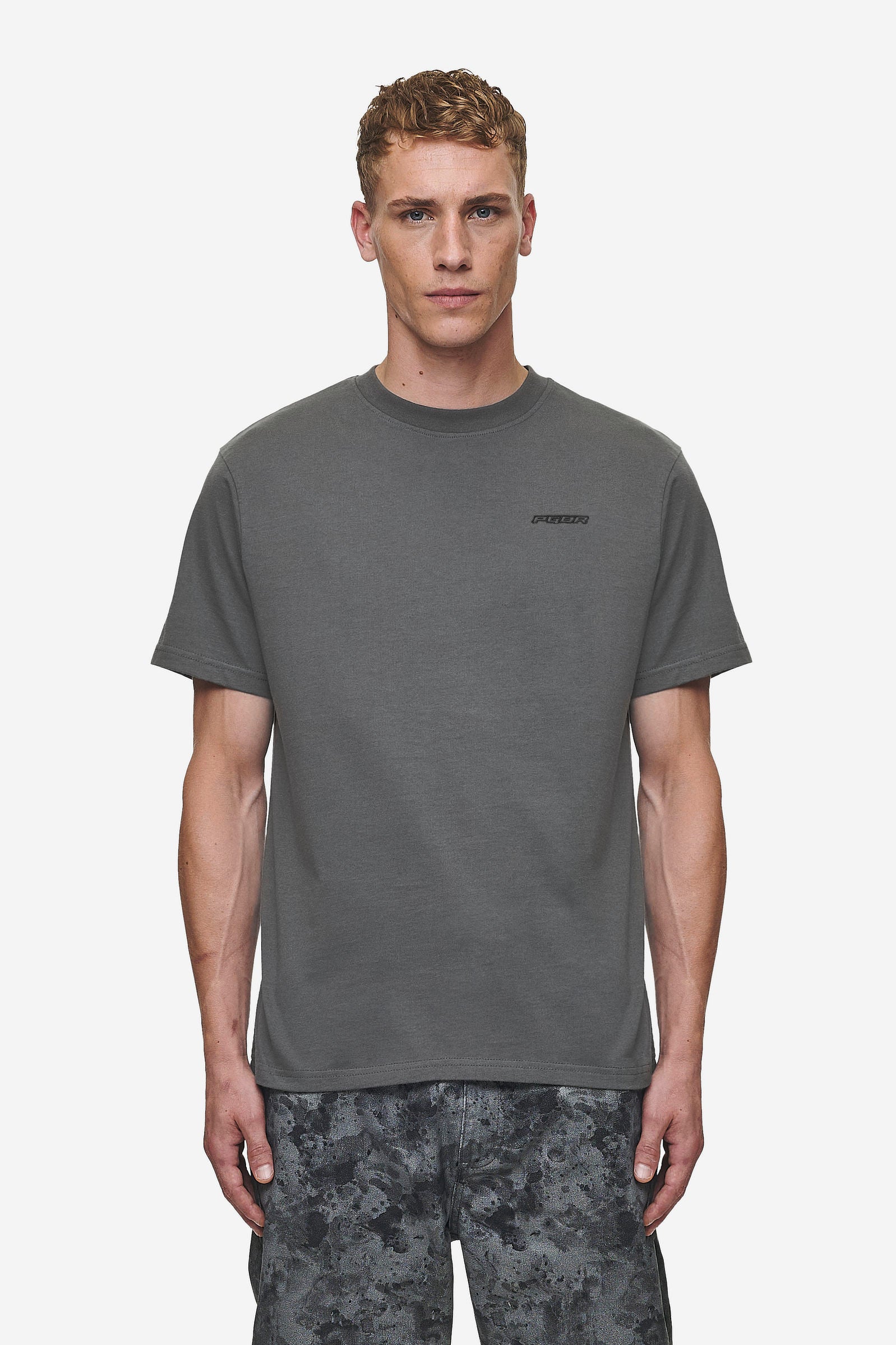 Pegador Bane Slim Tee Washed Anthracite Hauptansicht aus der Most Alive Kollektion für Herren