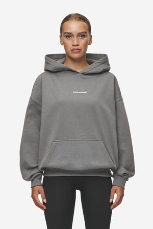Pegador Clarita Logo Oversized Hoodie Washed Deep Grey White Gum Hauptansicht aus der Most Alive Kollektion für DaHerren