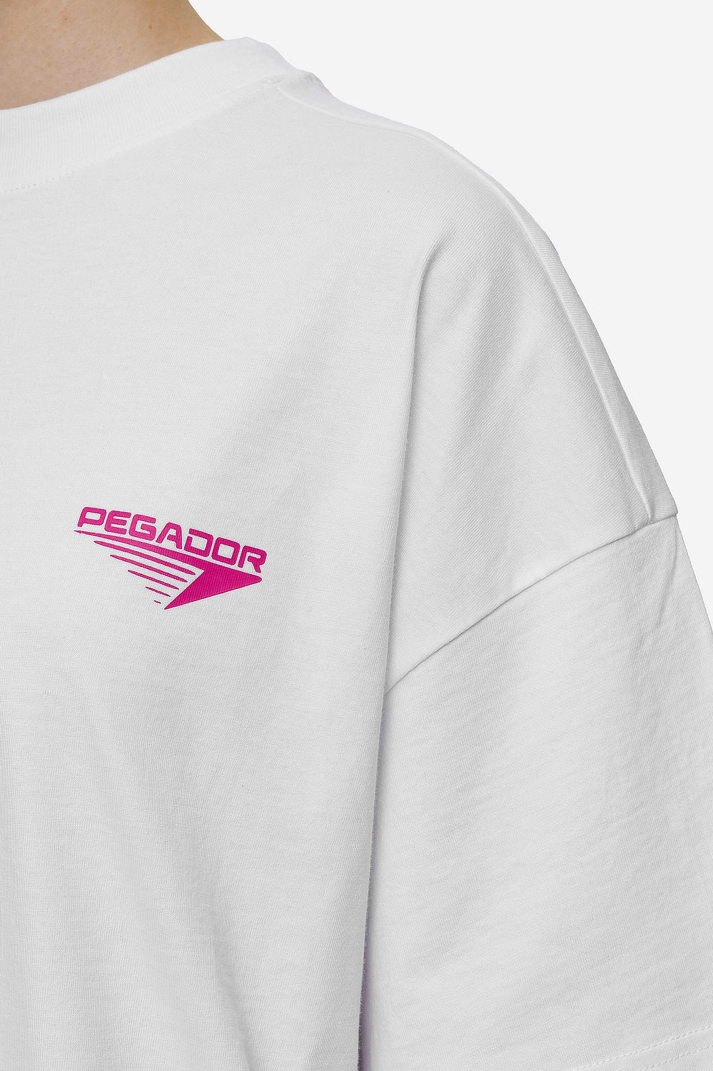 Pegador Mei Heavy Oversized Tee White Detailshot aus der Most Alive Kollektion für DaHerren