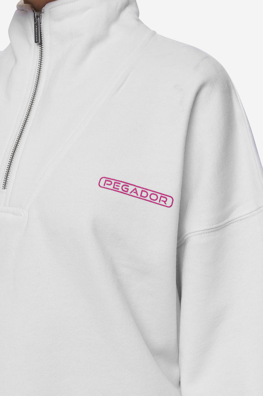 Pegador Thea Oversized Halfzip Sweater White Detailshot aus der Most Alive Kollektion für DaHerren