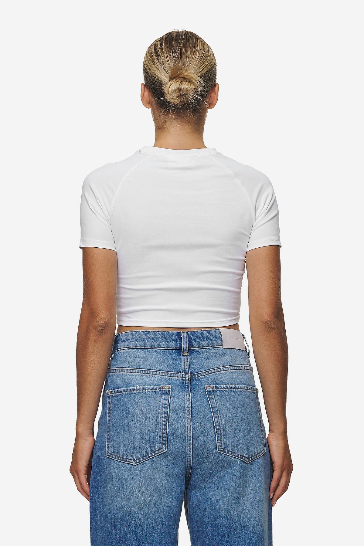 Pegador Klaria Baby Tee White Gegenansicht aus der Most Alive Kollektion für DaHerren