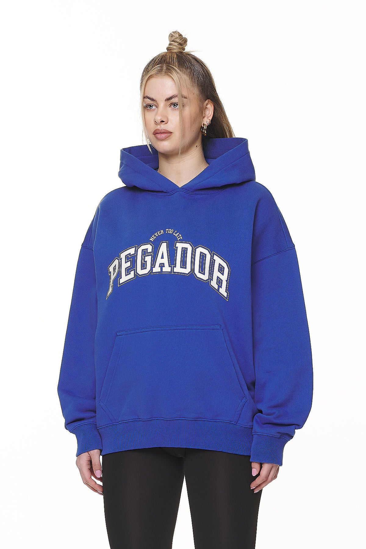 Pegador Wayruna Oversized Hoodie Washed True Blue Seitenansicht aus der Never Too Late Kollektion für DaHerren