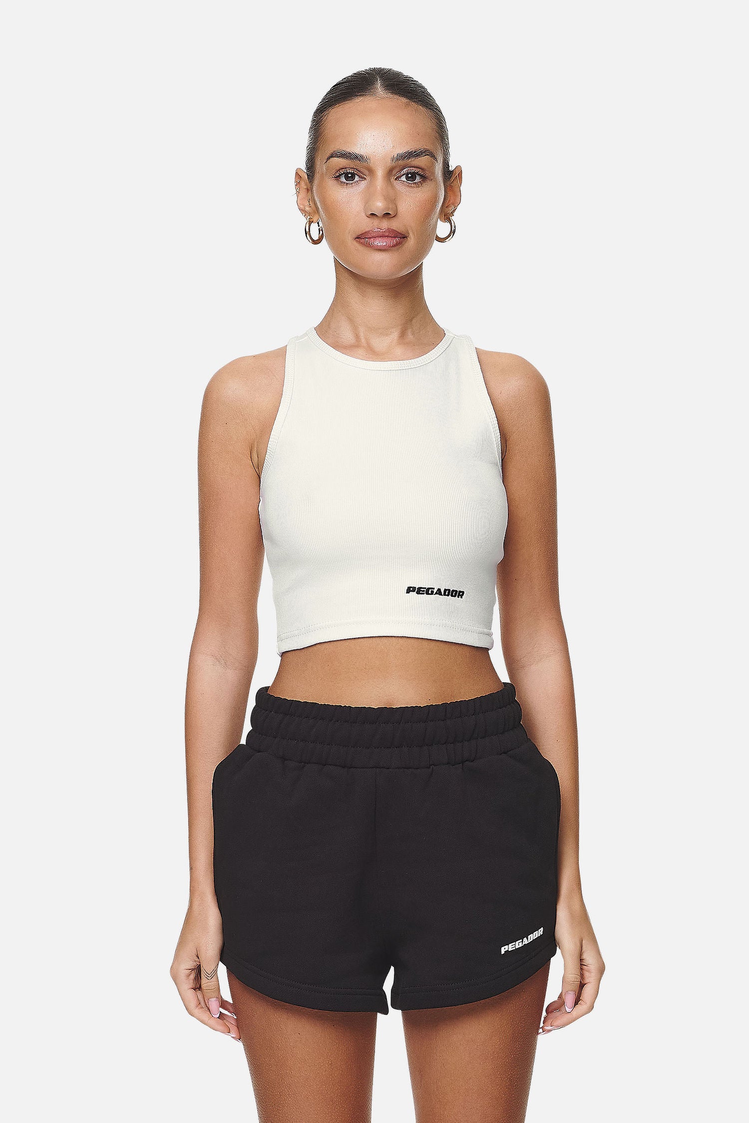 Pegador Ayla Crop Top Washed Coconut Milk Black Hauptansicht aus der Never Too Late Kollektion für DaHerren