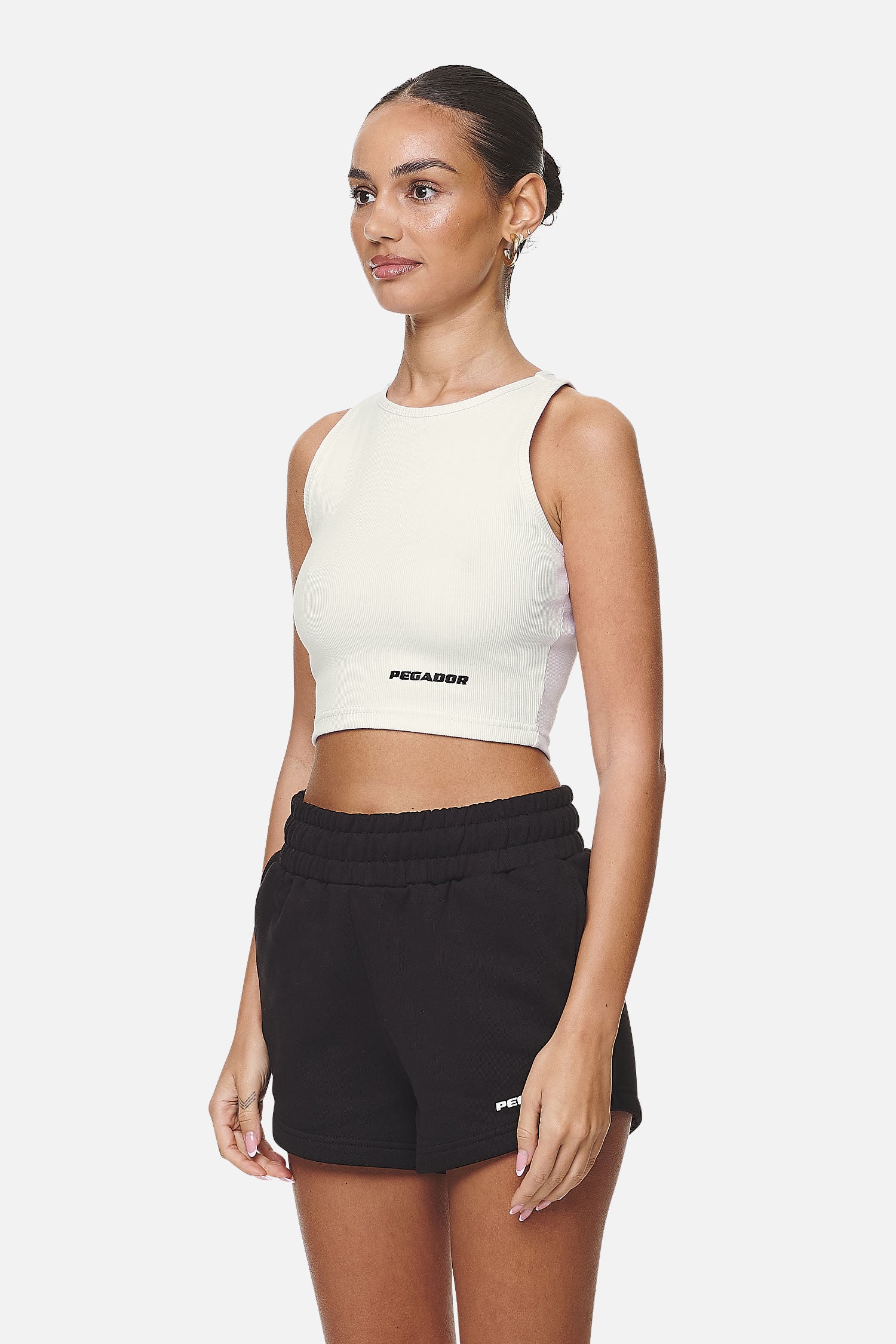 Pegador Ayla Crop Top Washed Coconut Milk Black Seitenansicht aus der Never Too Late Kollektion für DaHerren