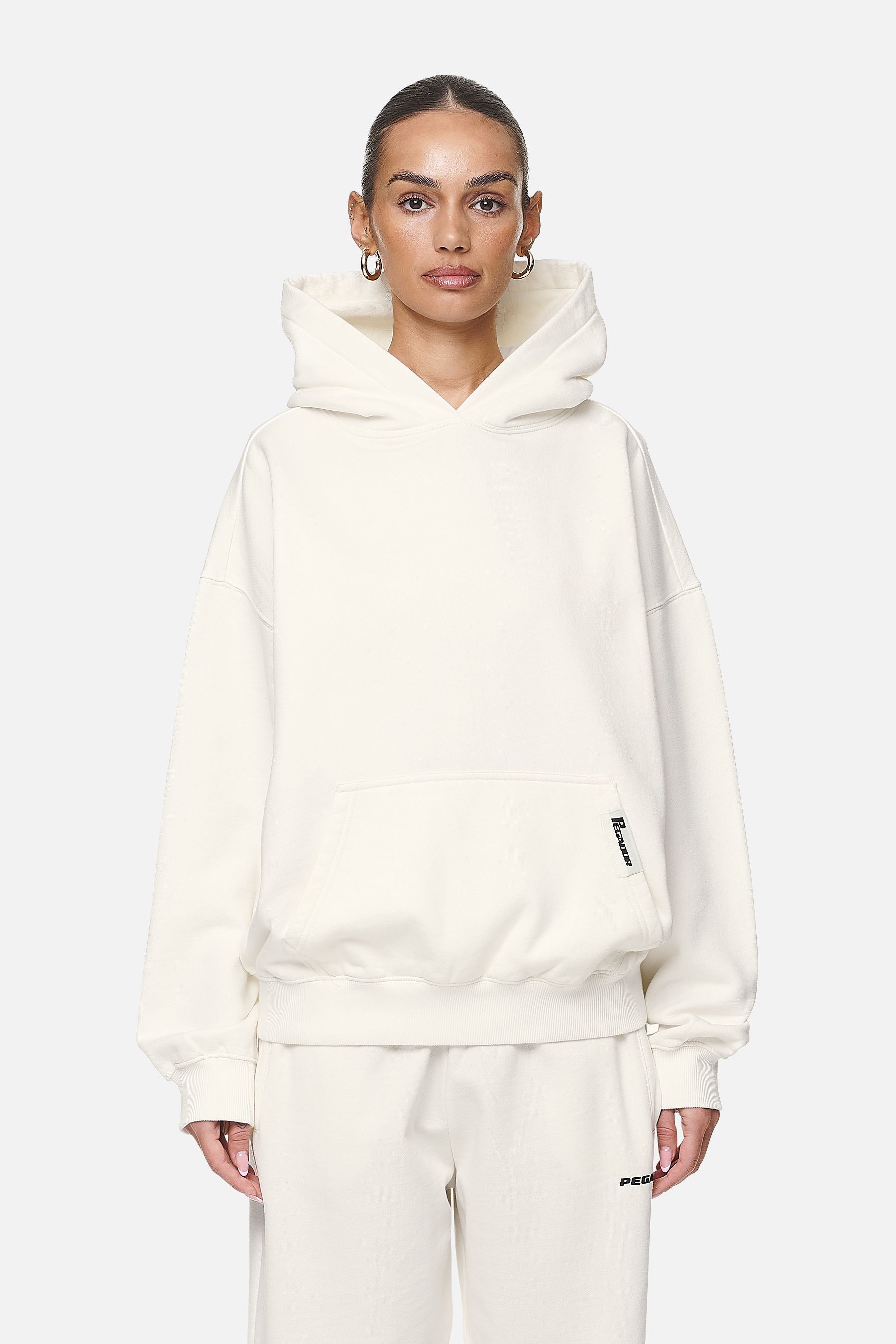 Pegador Mina Oversized Hoodie Washed Coconut Milk Seitenansicht aus der Never Too Late Kollektion für DaHerren