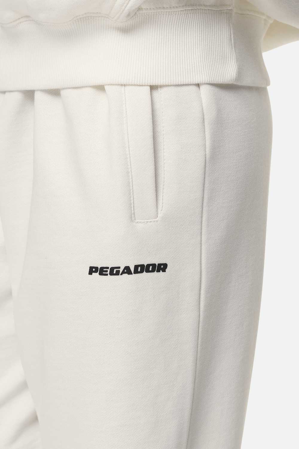 Pegador Villa High Waisted Sweat Pants Washed Coconut Milk Black Gum Detailshot aus der Never Too Late Kollektion für DaHerren