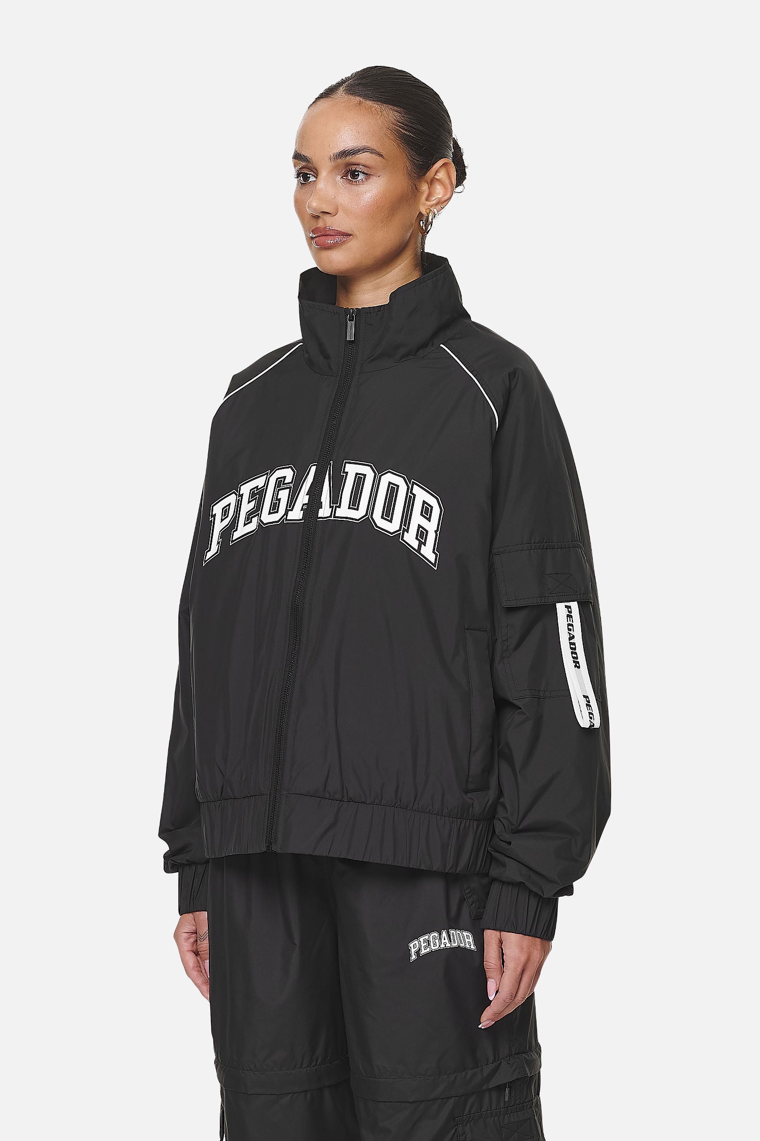 Pegador Bulman Tracksuit Jacket Black Seitenansicht aus der Never Too Late Kollektion für DaHerren