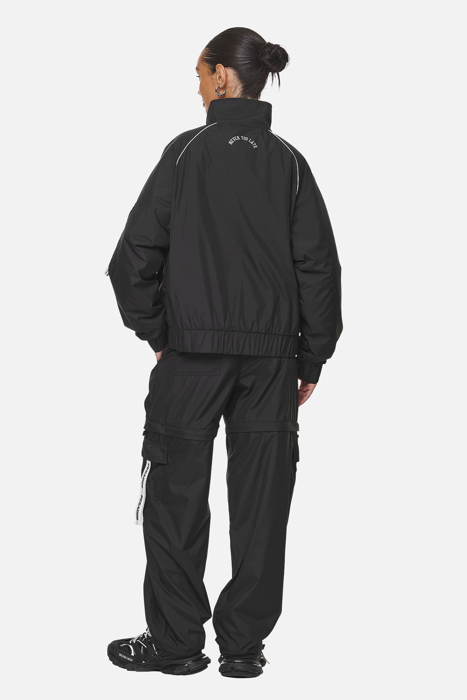 Pegador Bulman Tracksuit Jacket Black Detailshot aus der Never Too Late Kollektion für DaHerren