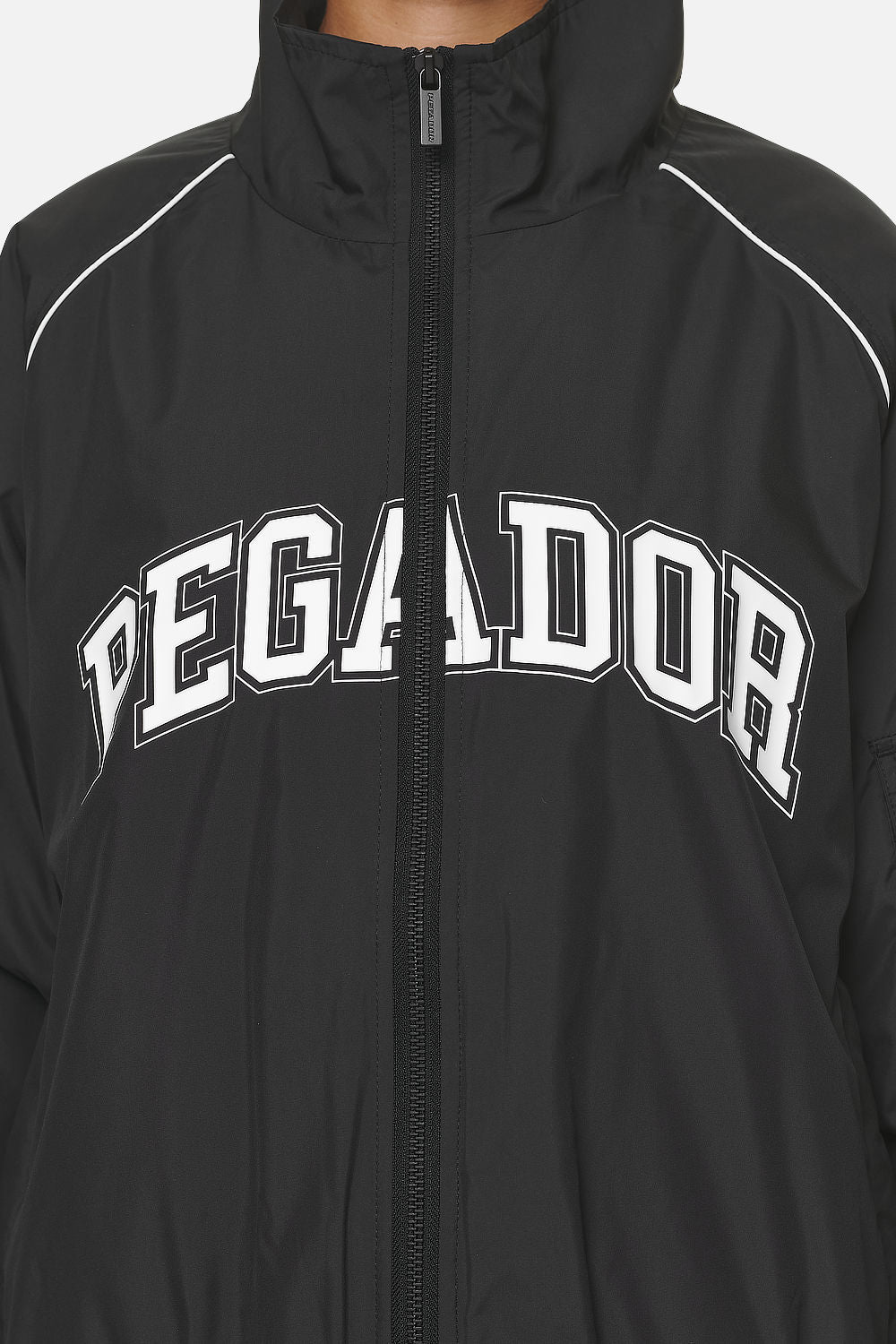 Pegador Bulman Tracksuit Jacket Black Detailshot aus der Never Too Late Kollektion für DaHerren