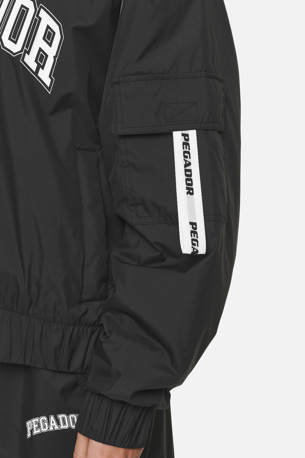 Pegador Bulman Tracksuit Jacket Black Detailshot aus der Never Too Late Kollektion für DaHerren