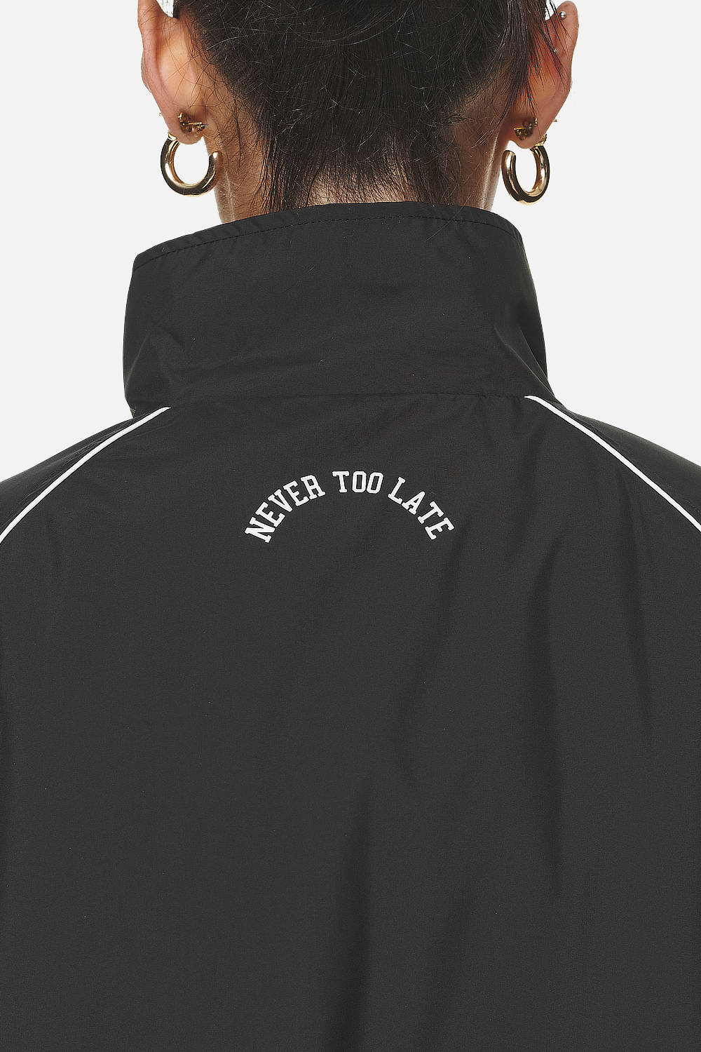 Pegador Bulman Tracksuit Jacket Black Detailshot aus der Never Too Late Kollektion für DaHerren