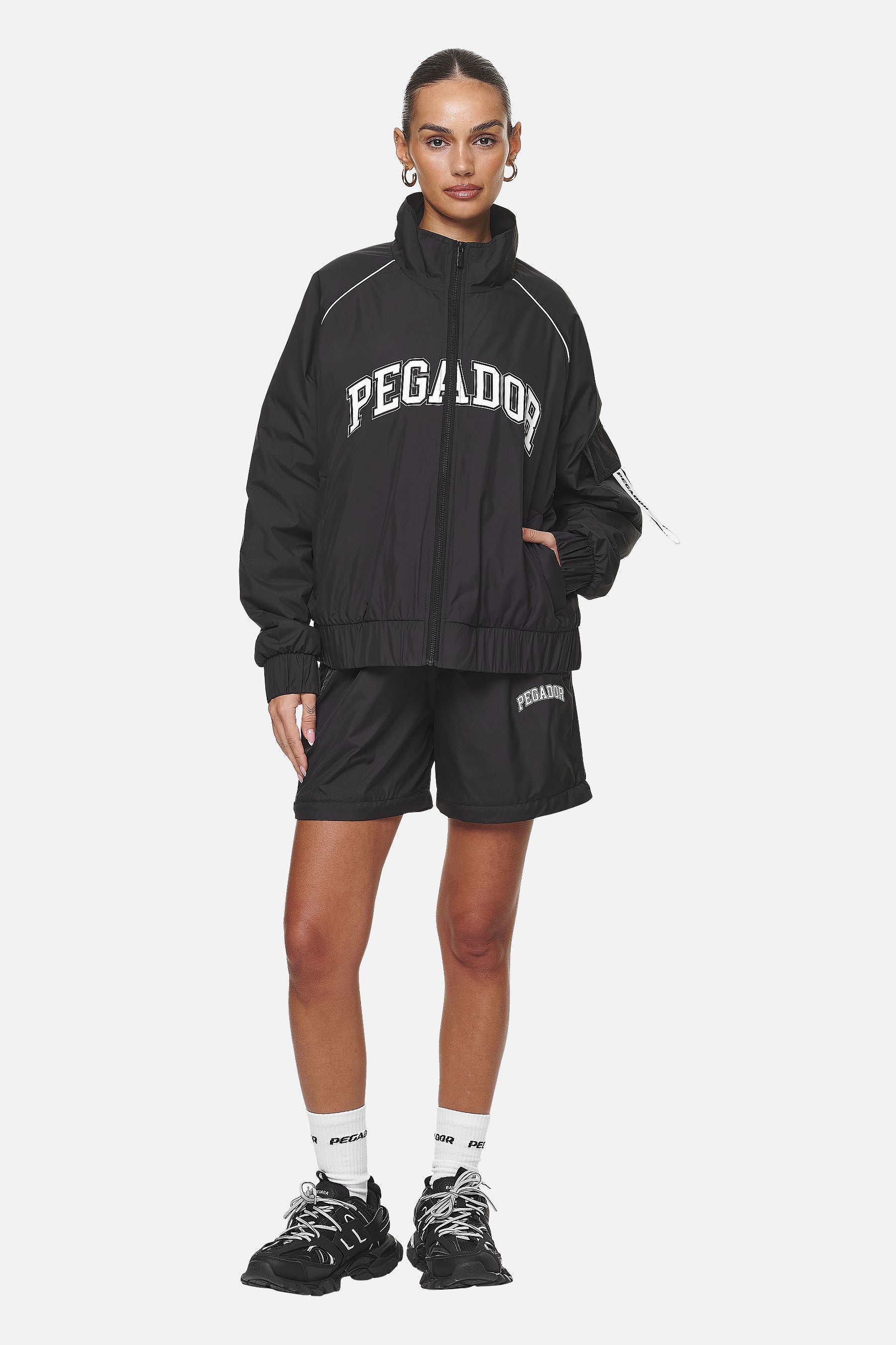Pegador Bulman Tracksuit Jacket Black Detailshot aus der Never Too Late Kollektion für DaHerren