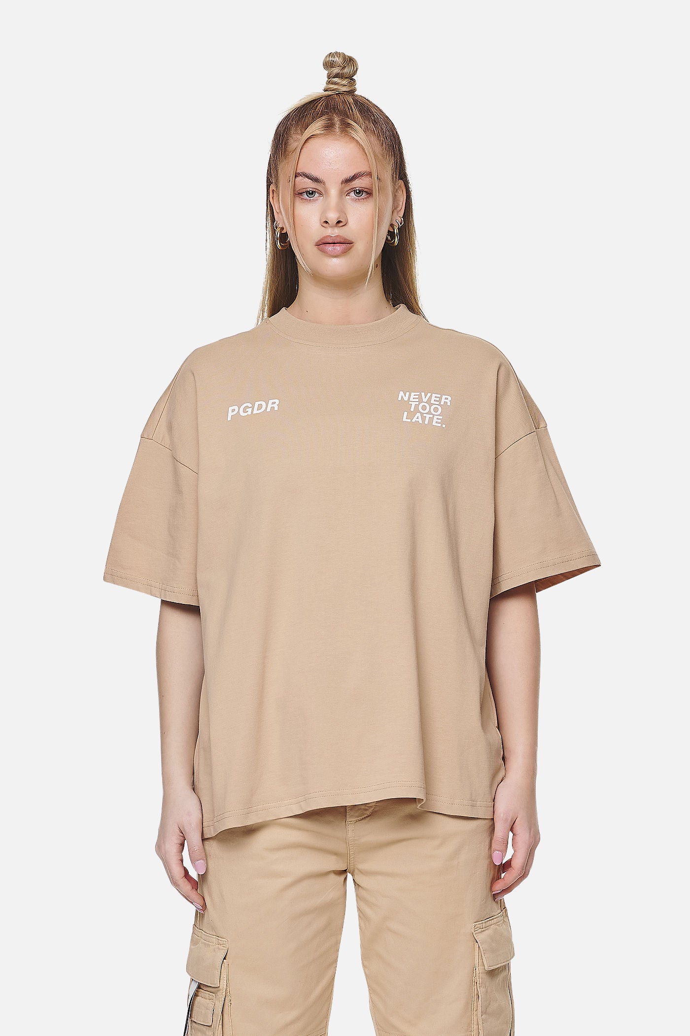 Pegador Airville Heavy Oversized Tee Washed Safari Sand Seitenansicht aus der Never Too Late Kollektion für DaHerren