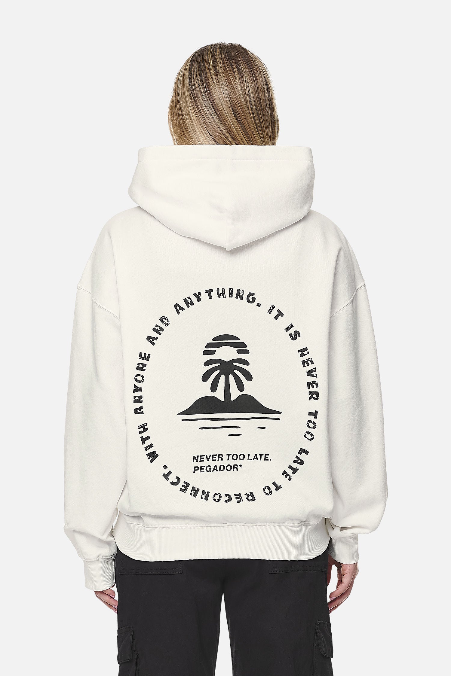 Pegador Palmyra Oversized Hoodie Washed Coconut Milk Hauptansicht aus der Never Too Late Kollektion für DaHerren