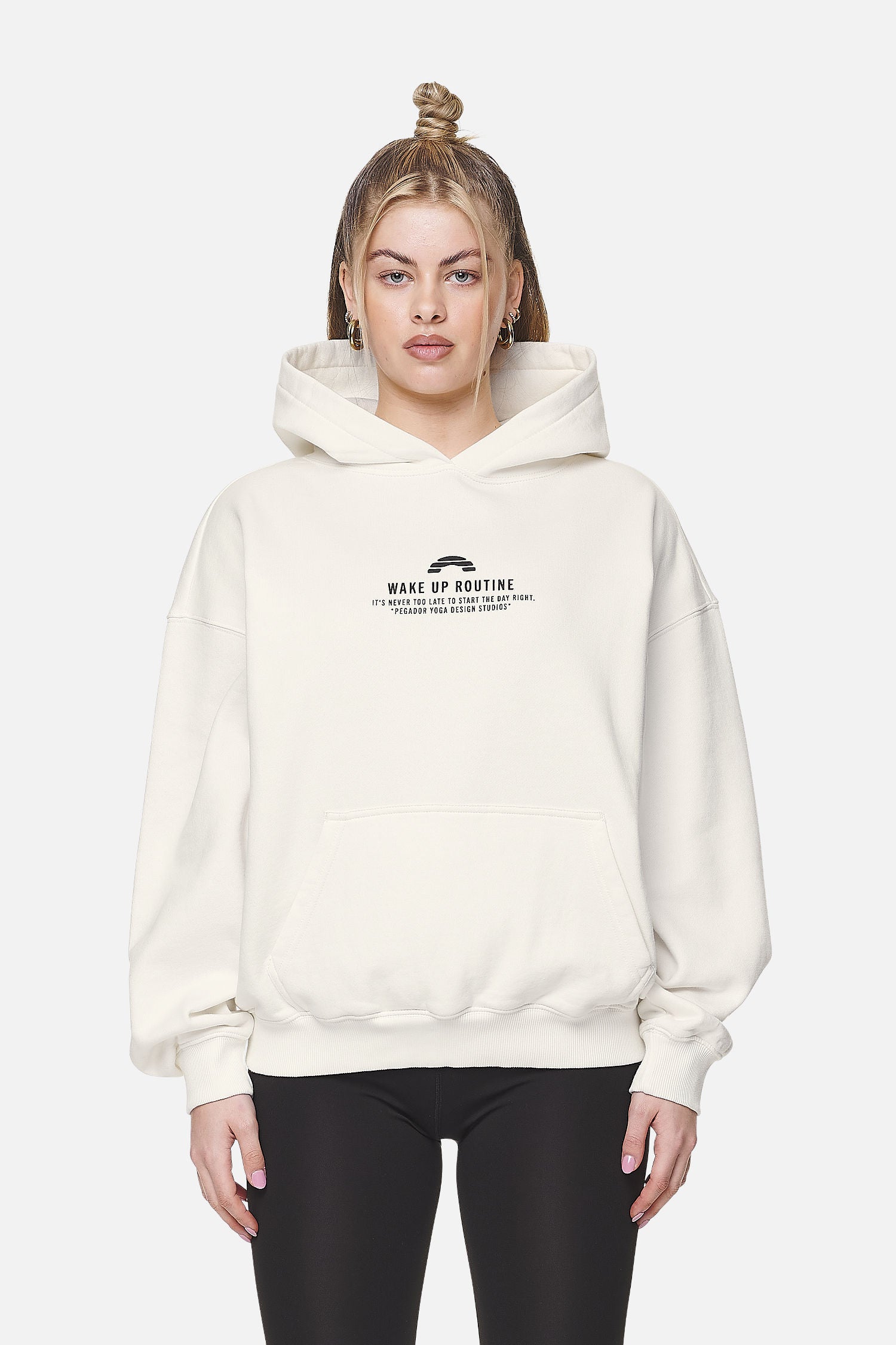 Pegador Idalia Oversized Hoodie Washed Coconut Milk Seitenansicht aus der Never Too Late Kollektion für DaHerren