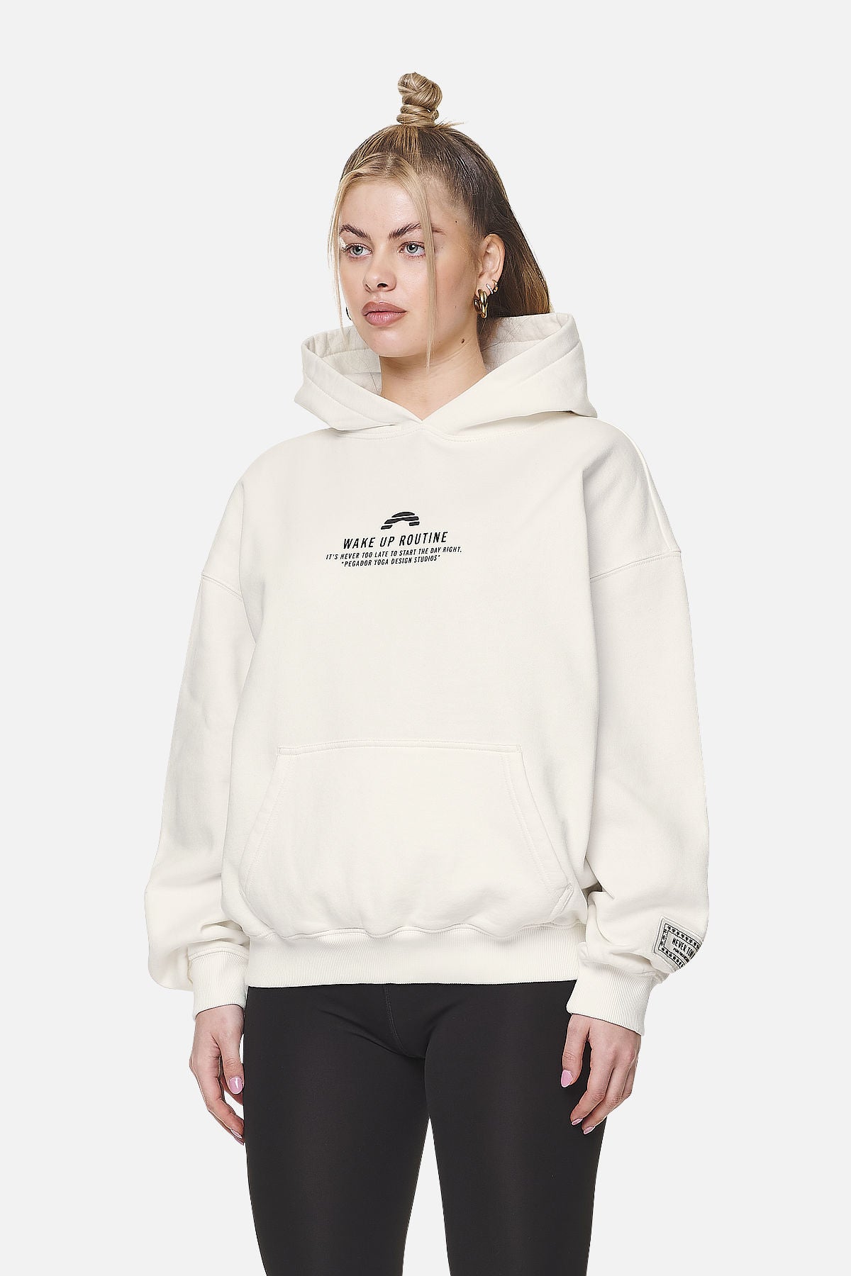 Pegador Idalia Oversized Hoodie Washed Coconut Milk Gegenansicht aus der Never Too Late Kollektion für DaHerren