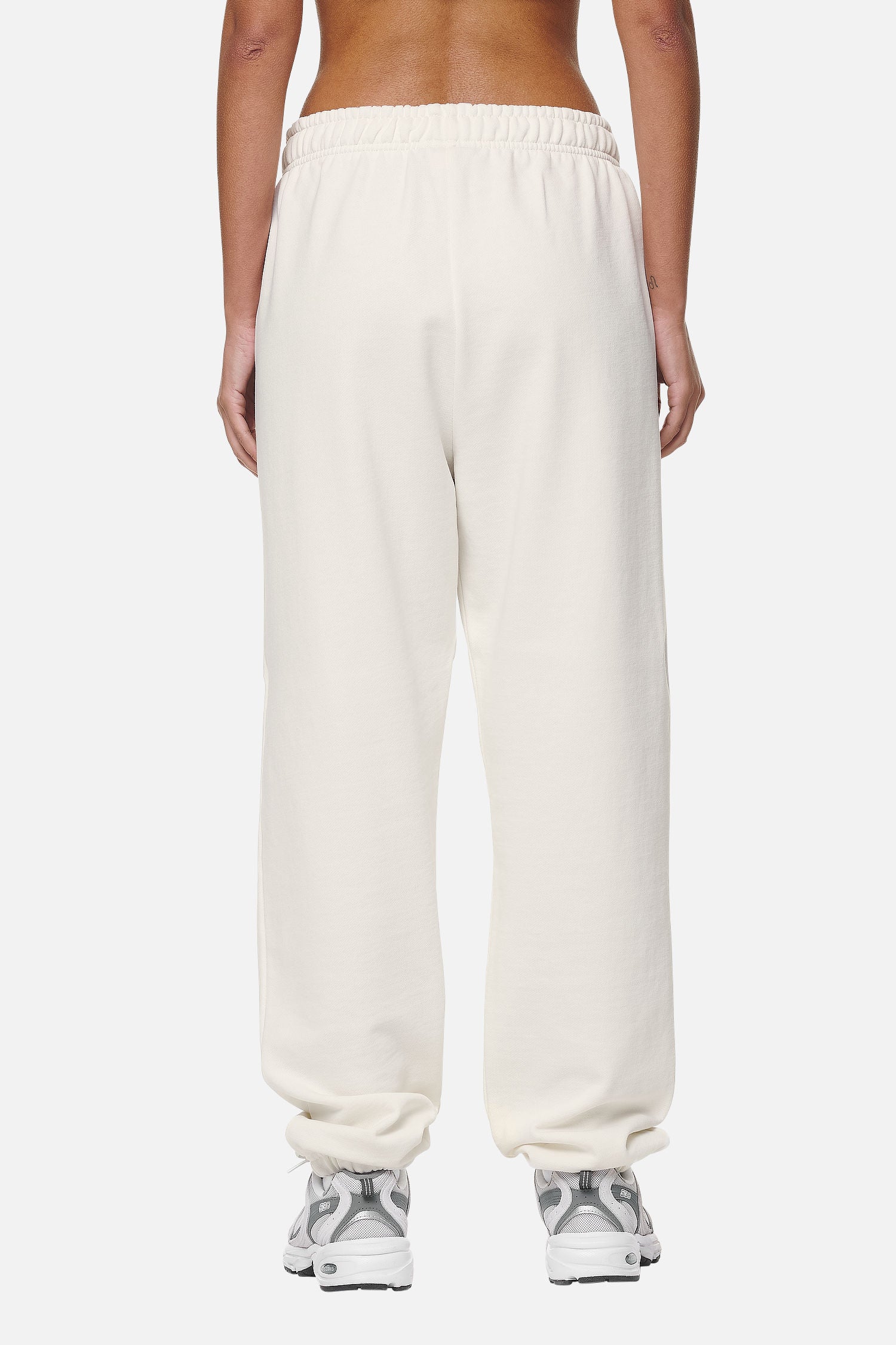 Pegador Villa High Waisted Sweat Pants Washed Coconut Milk Black Gum Gegenansicht aus der Never Too Late Kollektion für DaHerren