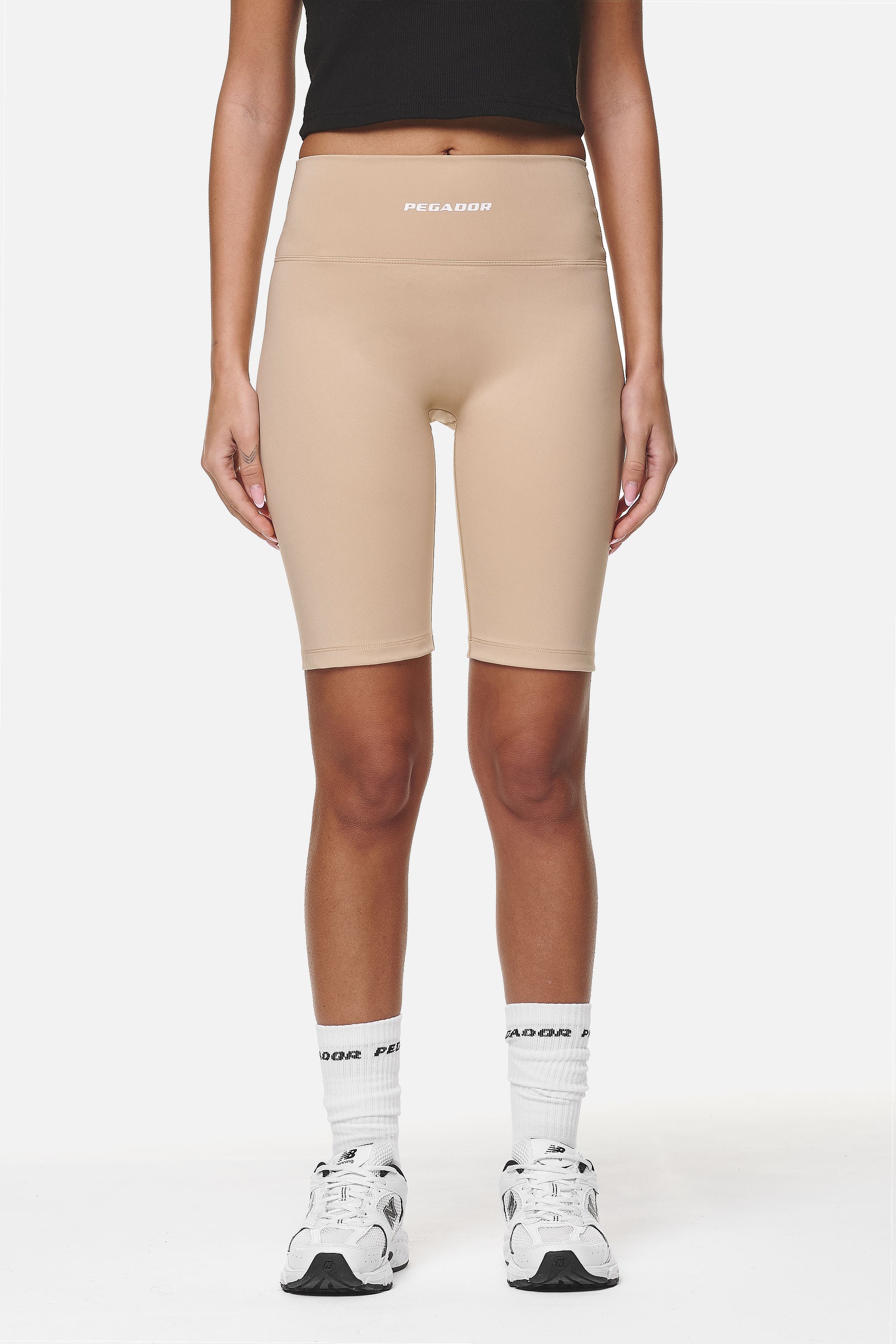 Pegador Jerona Biker Shorts Safari Sand Hauptansicht aus der Never Too Late Kollektion für DaHerren