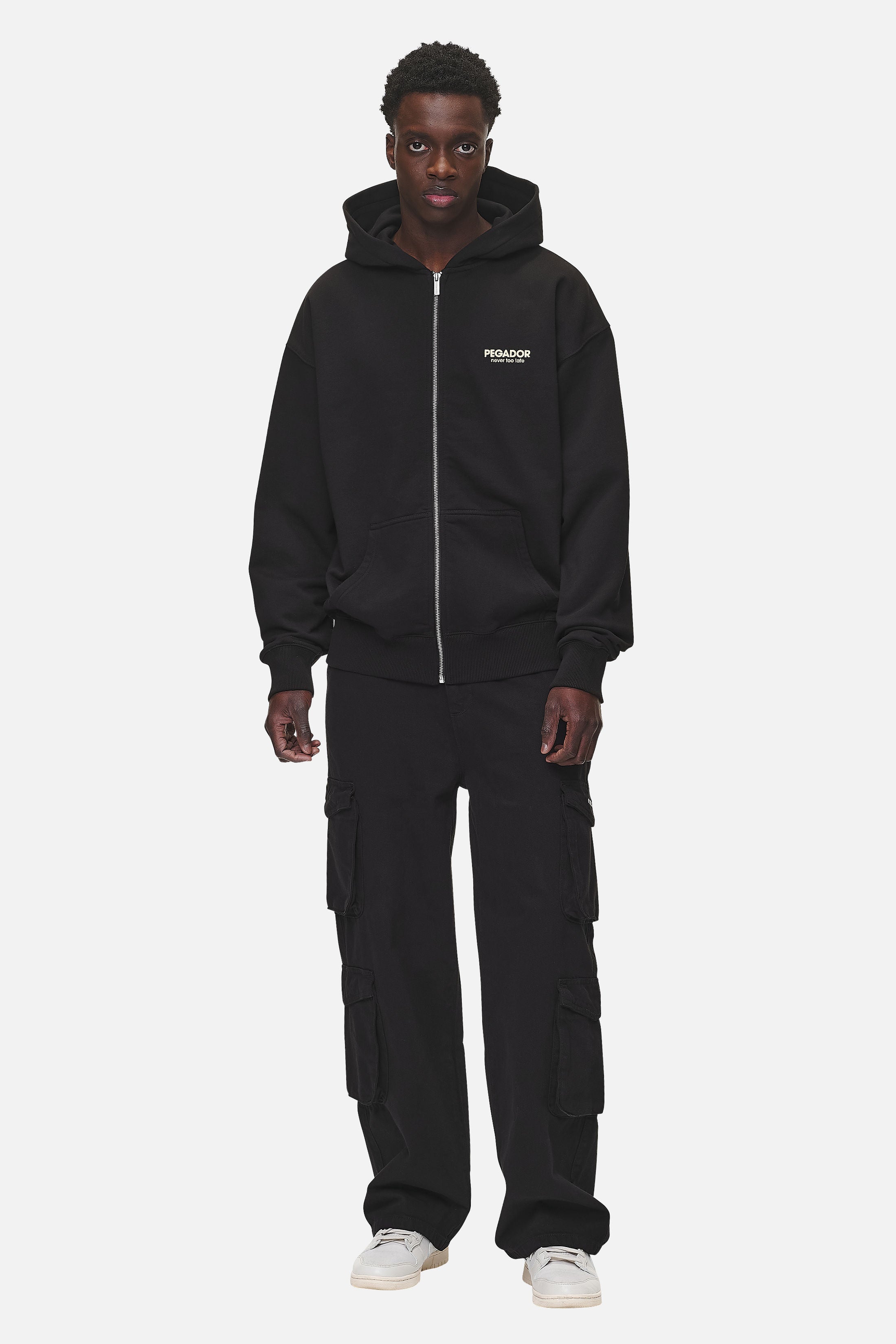 Pegador Alchar Oversized Sweat Jacket Washed Black Ganzkörper Bild aus der Never Too Late Kollektion für Herren