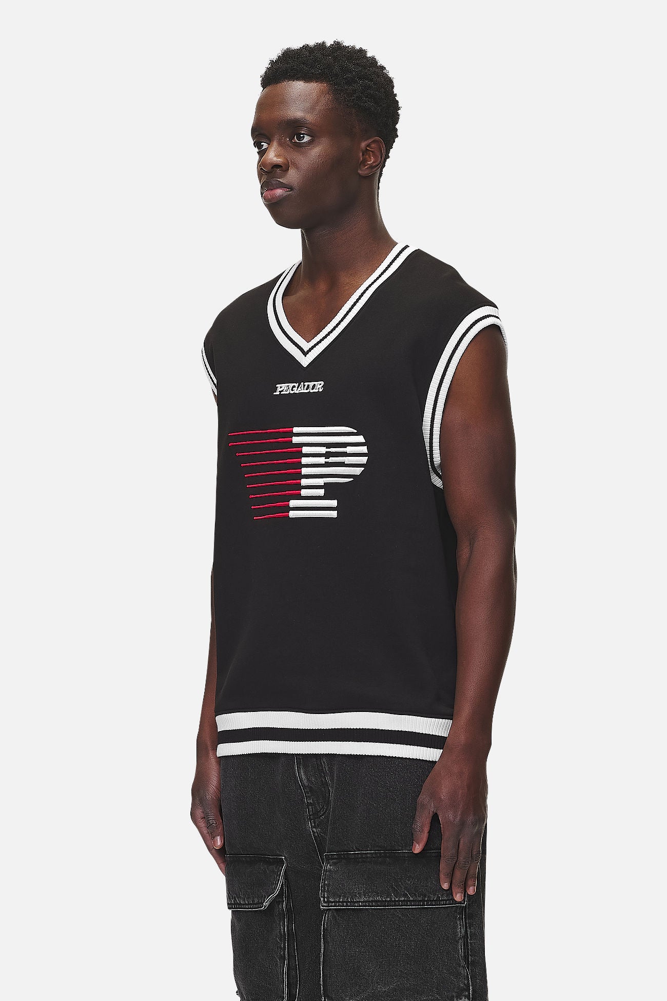 Pegador Marcy Oversized Sweat Vest Washed Black Seitenansicht aus der Never Too Late Kollektion für Herren