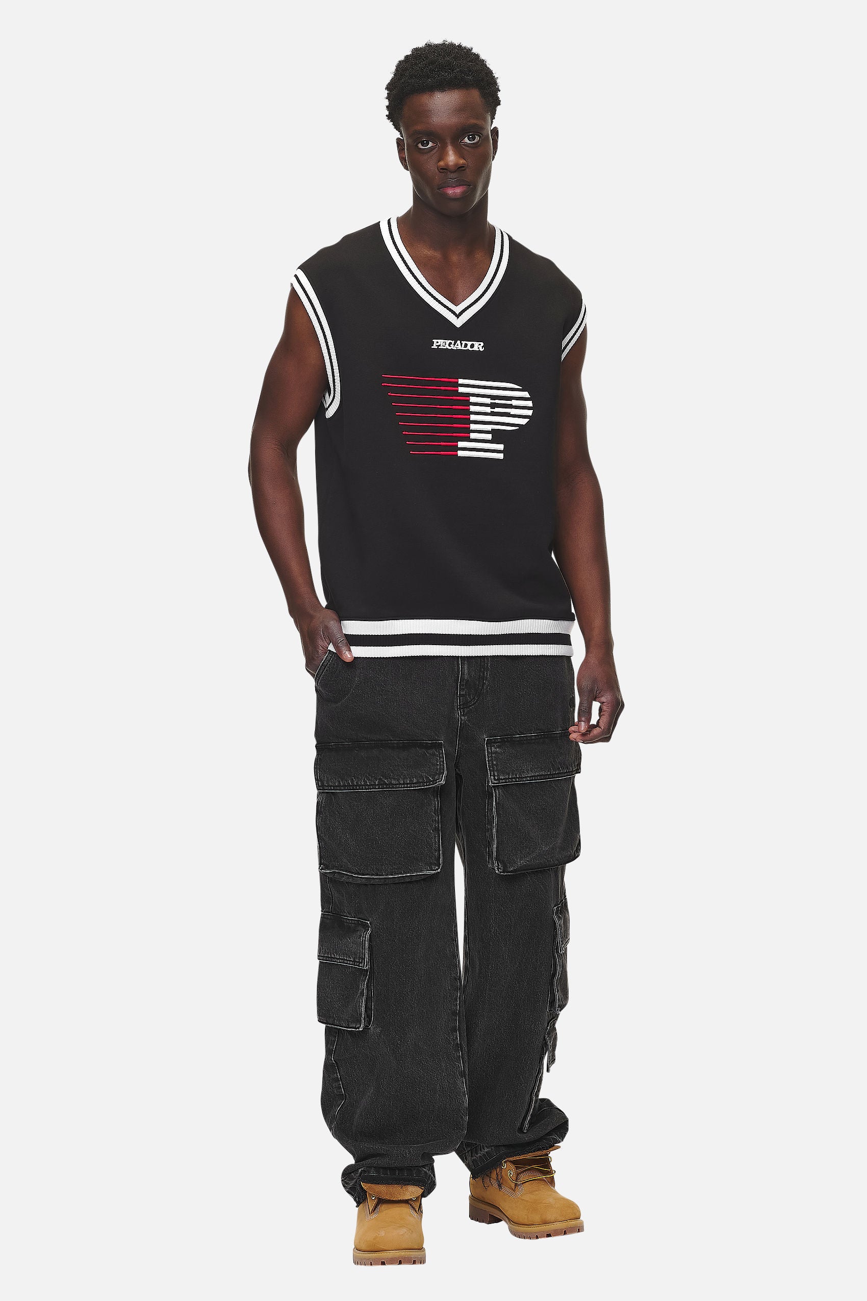 Pegador Marcy Oversized Sweat Vest Washed Black Ganzkörper Bild aus der Never Too Late Kollektion für Herren