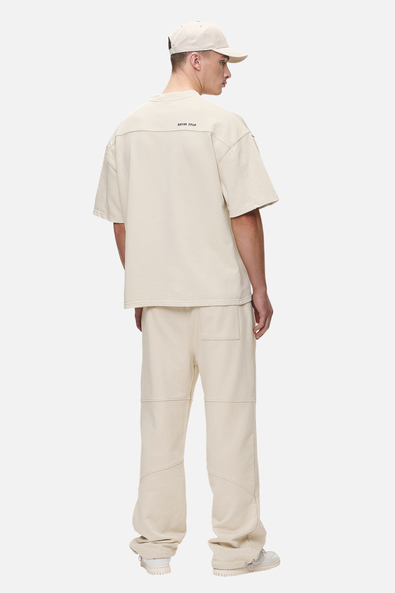 Pegador Beech Terry Boxy Tee Washed Desert Sand Seitenansicht aus der Never Too Late Kollektion für Herren