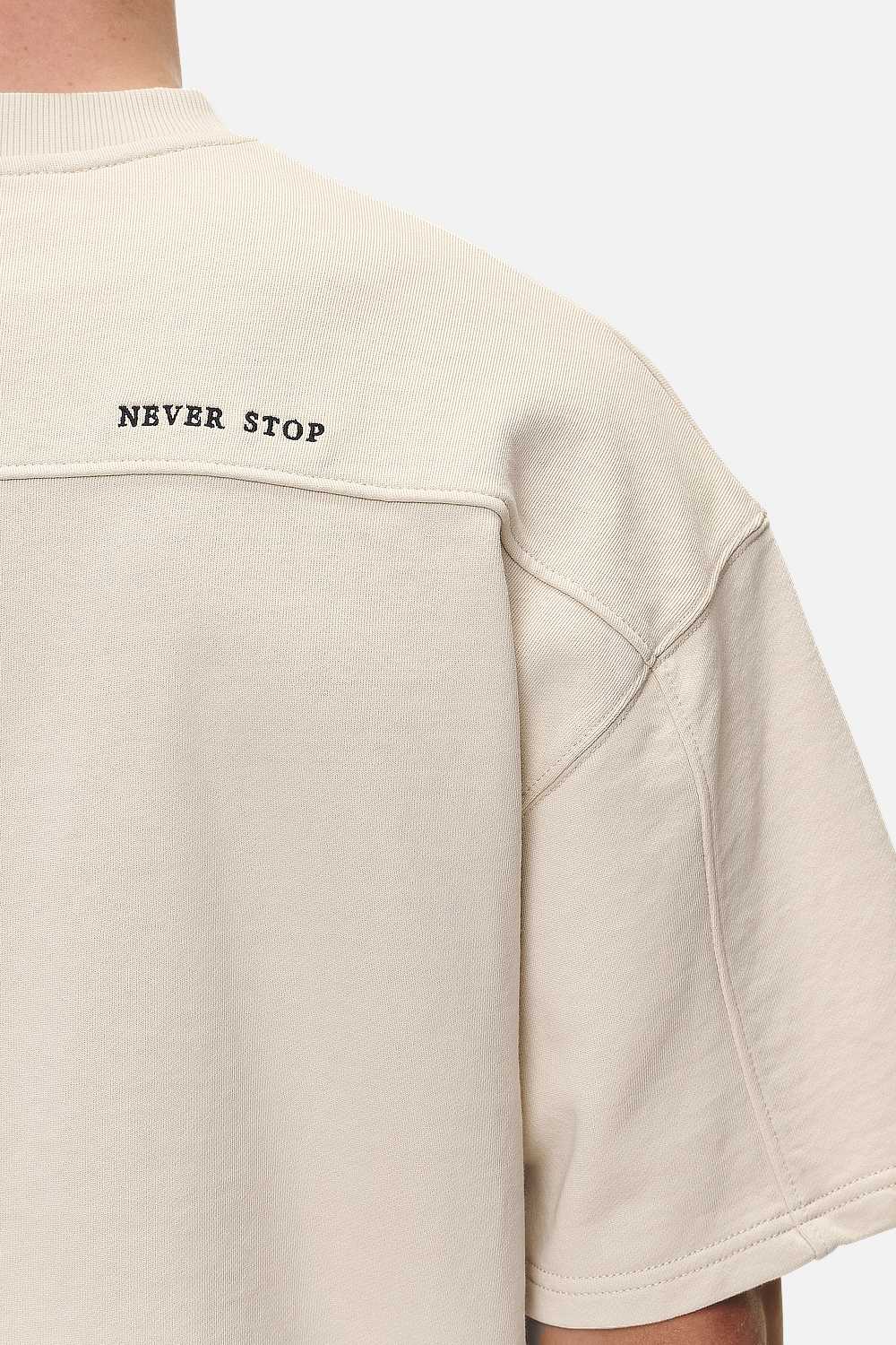 Pegador Beech Terry Boxy Tee Washed Desert Sand Detailshot aus der Never Too Late Kollektion für Herren