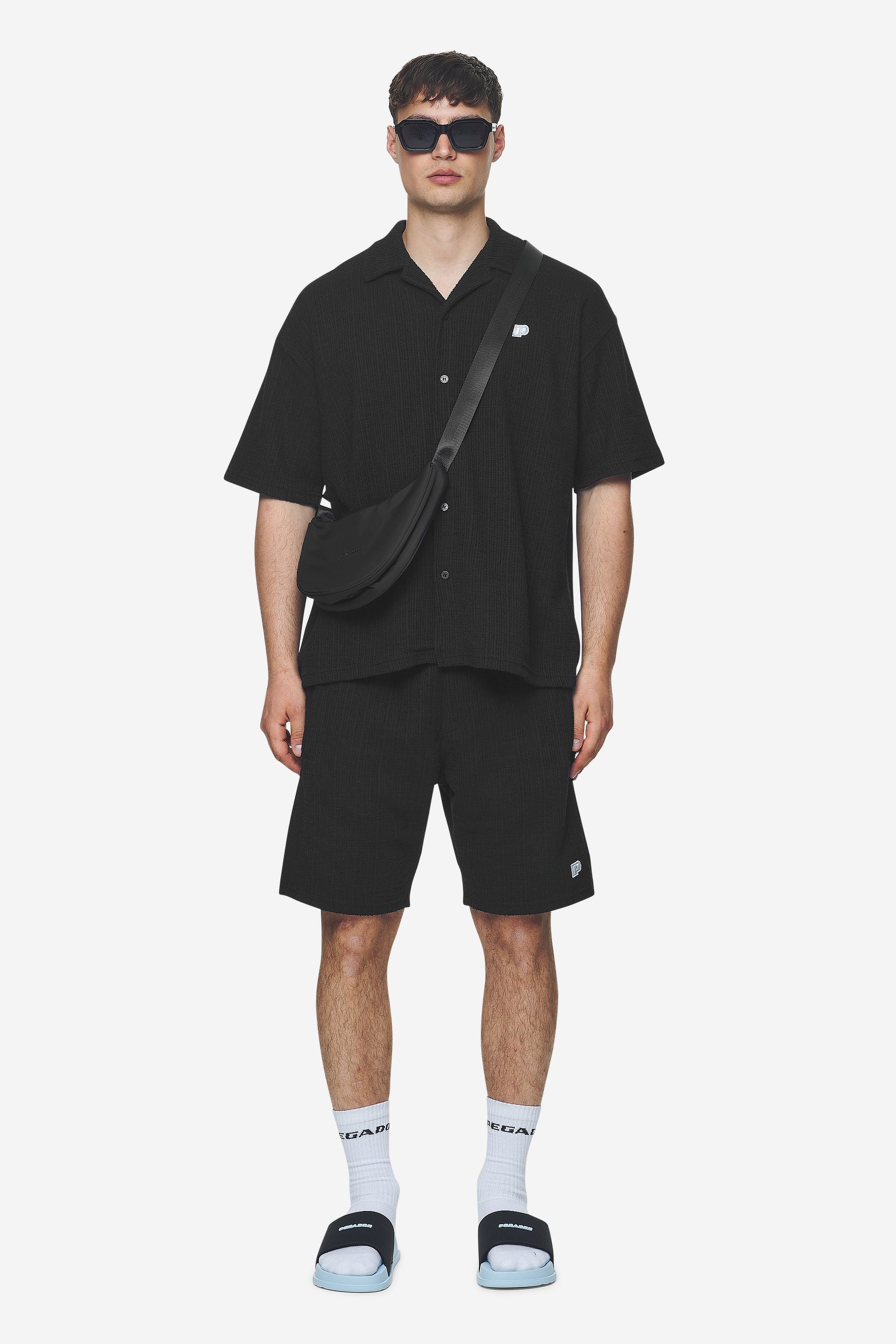 Pegador Sycamore Logo Nylon Shoulder Bag Black Ganzkörper Bild aus der Next Wave Kollektion für Herren