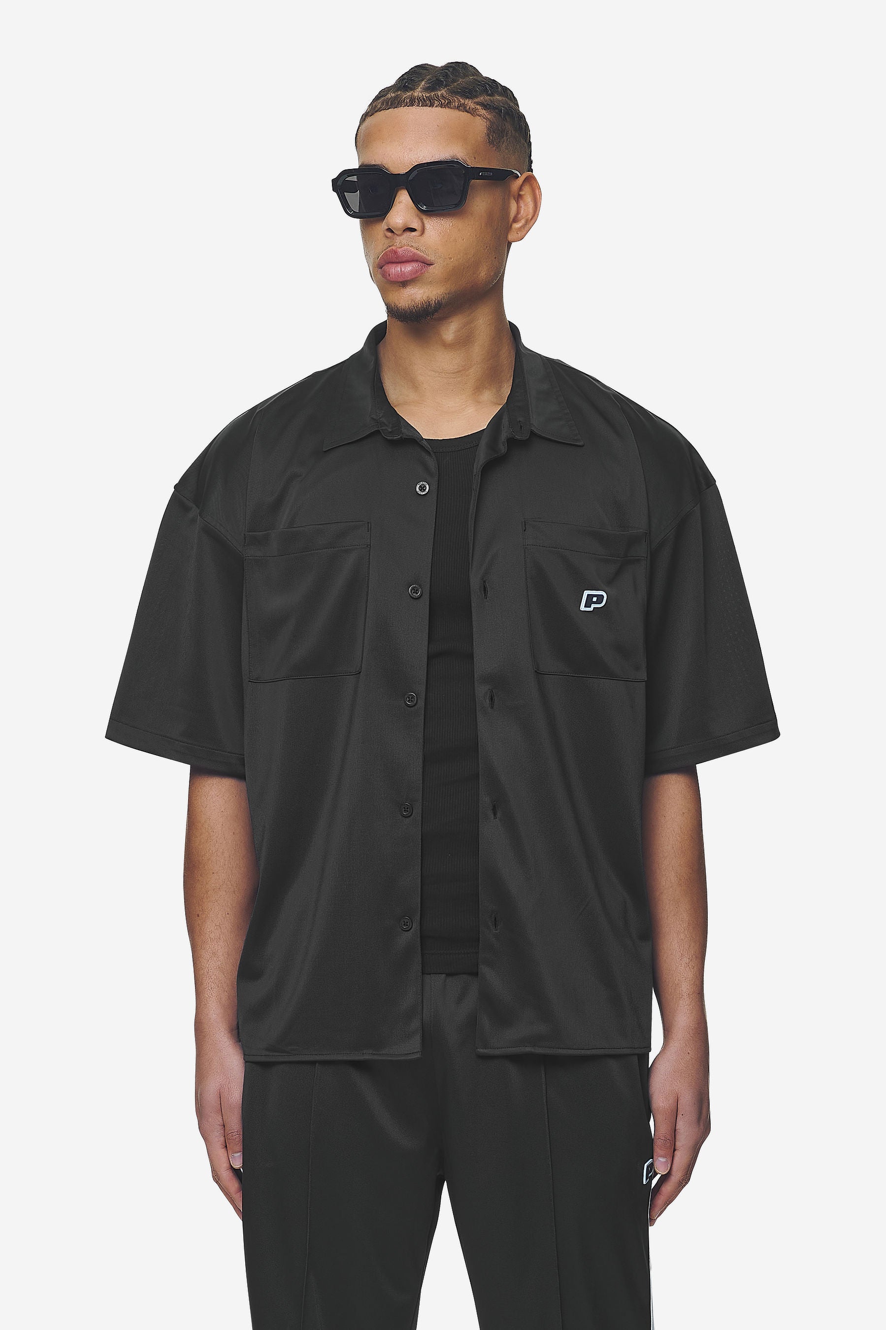 Pegador Zeno Boxy Shirt Black Baby Blue Seitenansicht aus der Next Wave Kollektion für Herren