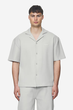 Pegador Troy Plissee Summer Shirt Pearl Grey Hauptansicht aus der Next Wave Kollektion für Herren