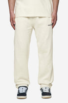 Pegador Logo Wide Sweat Pants Washed Salty Cream Black Gum Hauptansicht aus der Next Wave Kollektion für Herren