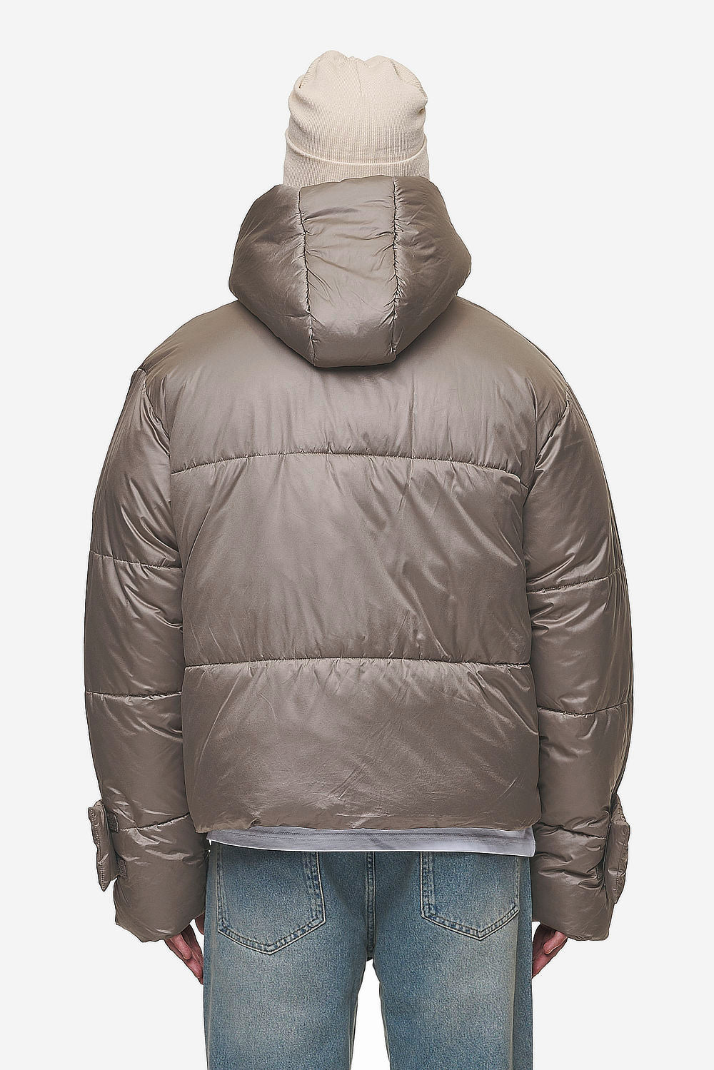 Pegador Garrick Vintage Oversized Puffer Jacket Light Brown Detailshot aus der PEGADOR® Outerwear 24 Kollektion für Herren