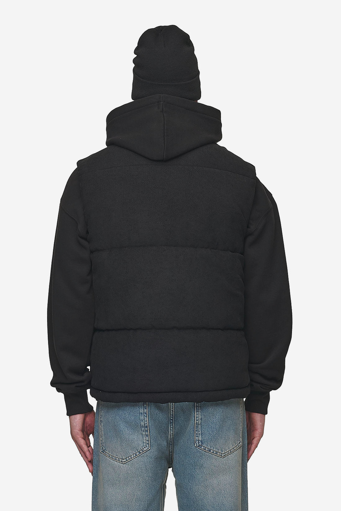 Pegador Bardon Cord Puffer Vest Black Detailshot aus der PEGADOR® Outerwear 24 Kollektion für Herren