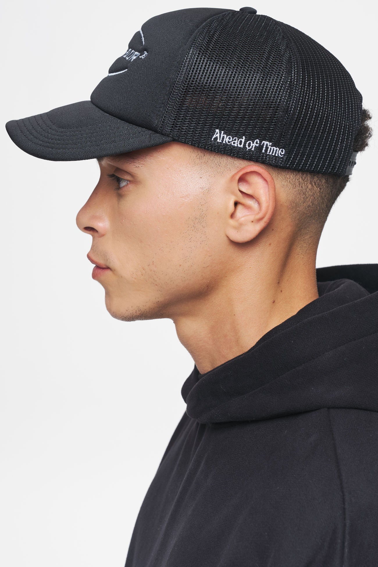 Pegador Berway Trucker Cap Black Ganzkörper Bild aus der Ahead of Time Kollektion für Herren