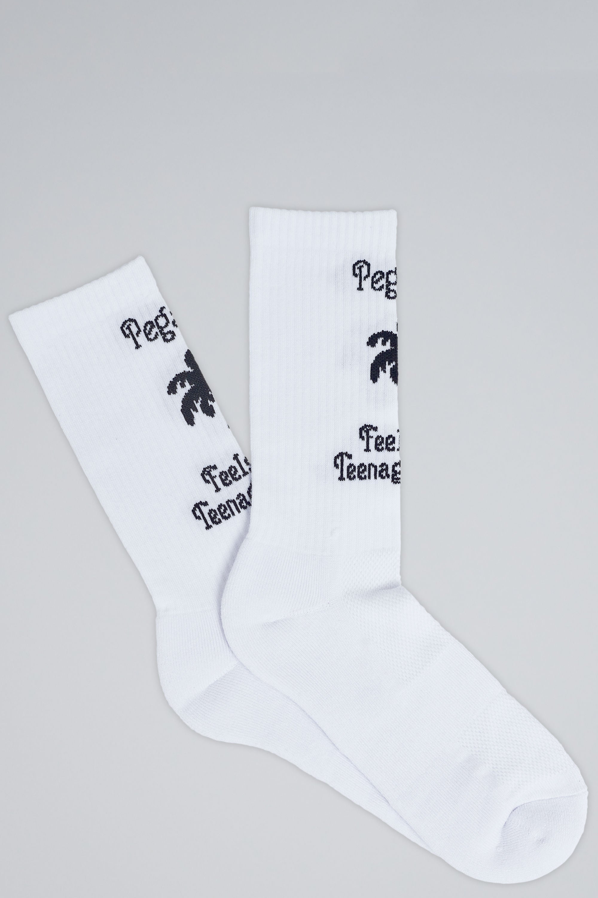 Pegador Marina Socks White Black Ganzkörper Bild aus der Modern Reality Kollektion für Herren