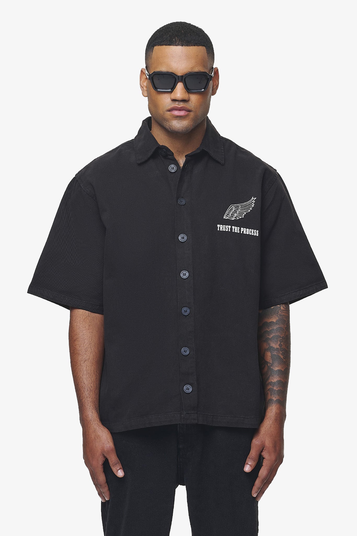 Pegador Skyler Denim Shirt Black Ink Hauptansicht aus der Trust The Process Kollektion für Herren