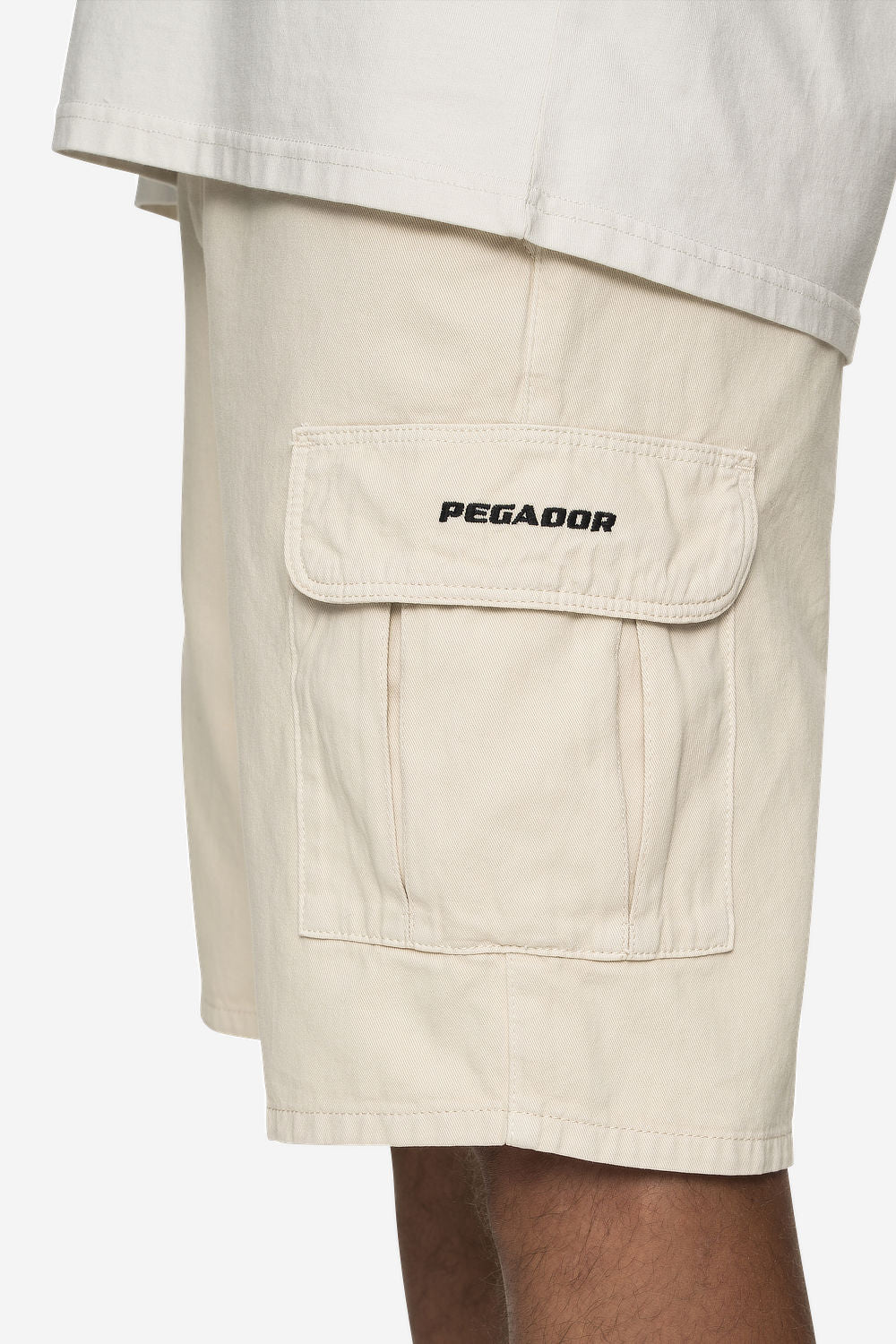 Pegador Lugard Cargo Shorts Desert Sand Detailshot aus der Next Wave Kollektion für Herren