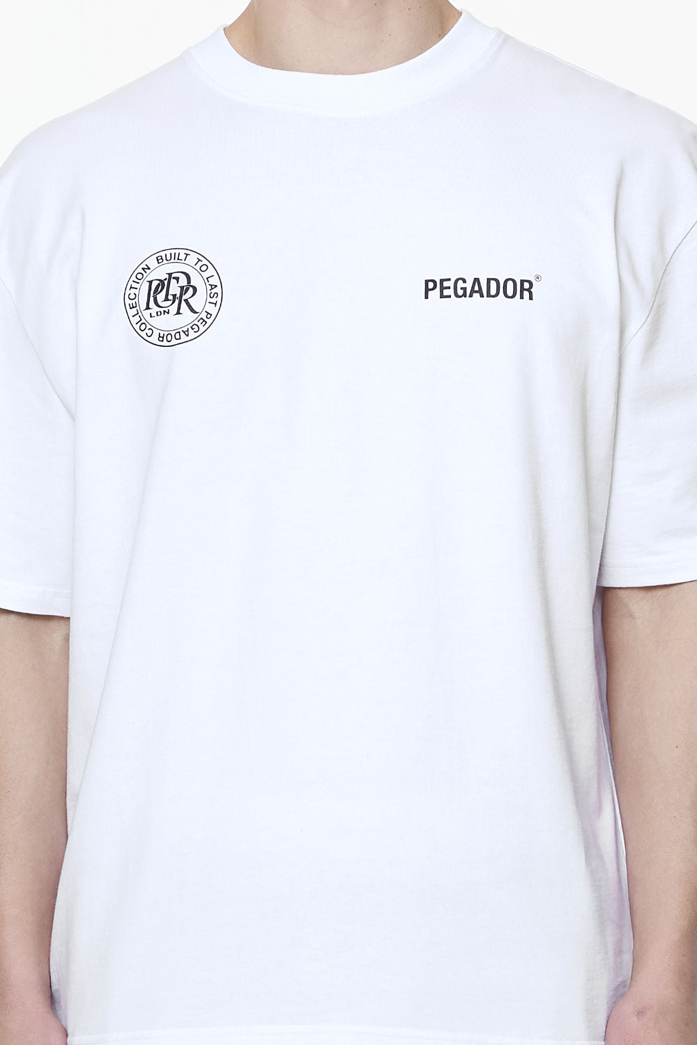 Pegador Dike Oversized Tee White Detailshot aus der Built to Last Kollektion für Herren