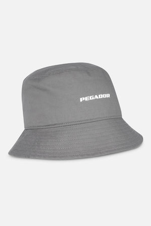 Pegador Logo Bucket Hat Cool Grey White Hauptansicht aus der Never Too Late Kollektion für Herren