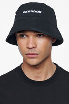 Pegador Logo Cotton Twill Bucket Hat Black Hauptansicht aus der Finer Things Kollektion für Herren