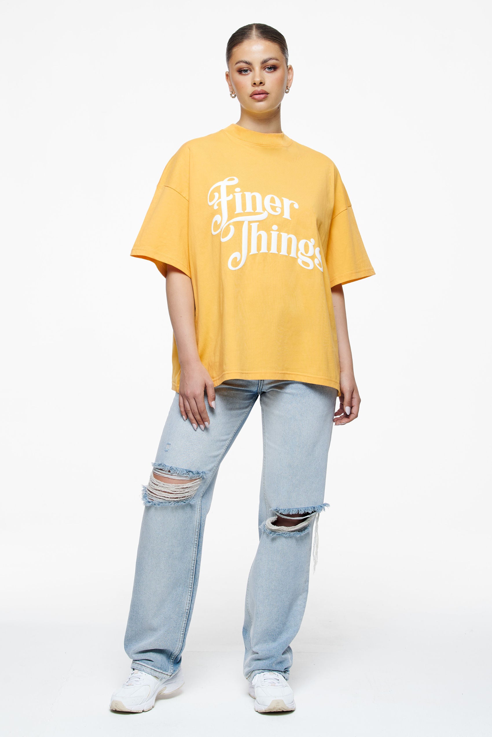 Pegador Birca Heavy Oversized Tee Vintage Washed Golden Sun Ganzkörper Bild aus der Finer Things Kollektion für DaHerren